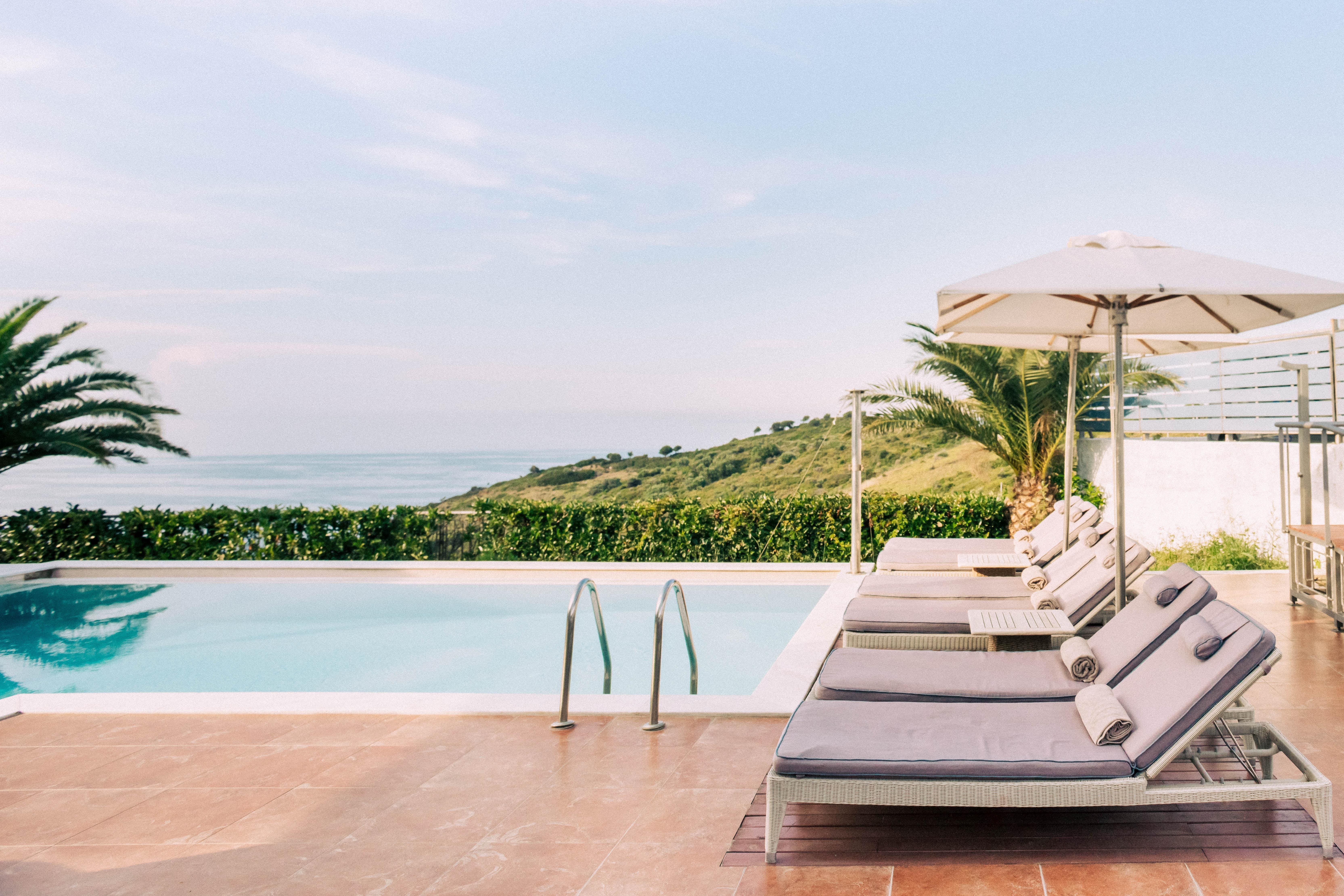 Villa Lysias Kanapitsa Skiathos: Luxury 6-Bedroom Apartment with Private Pool and Sea Views, Skiathos