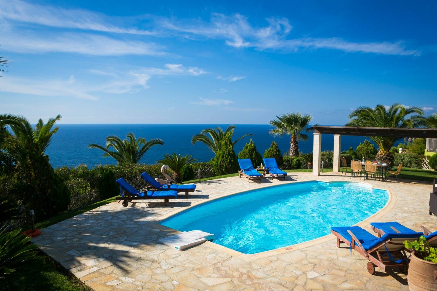 Villa Lysias Katovigli Livathos: Luxury 3-Bedroom Apartment with Pool and Sea Views, Kefallonia