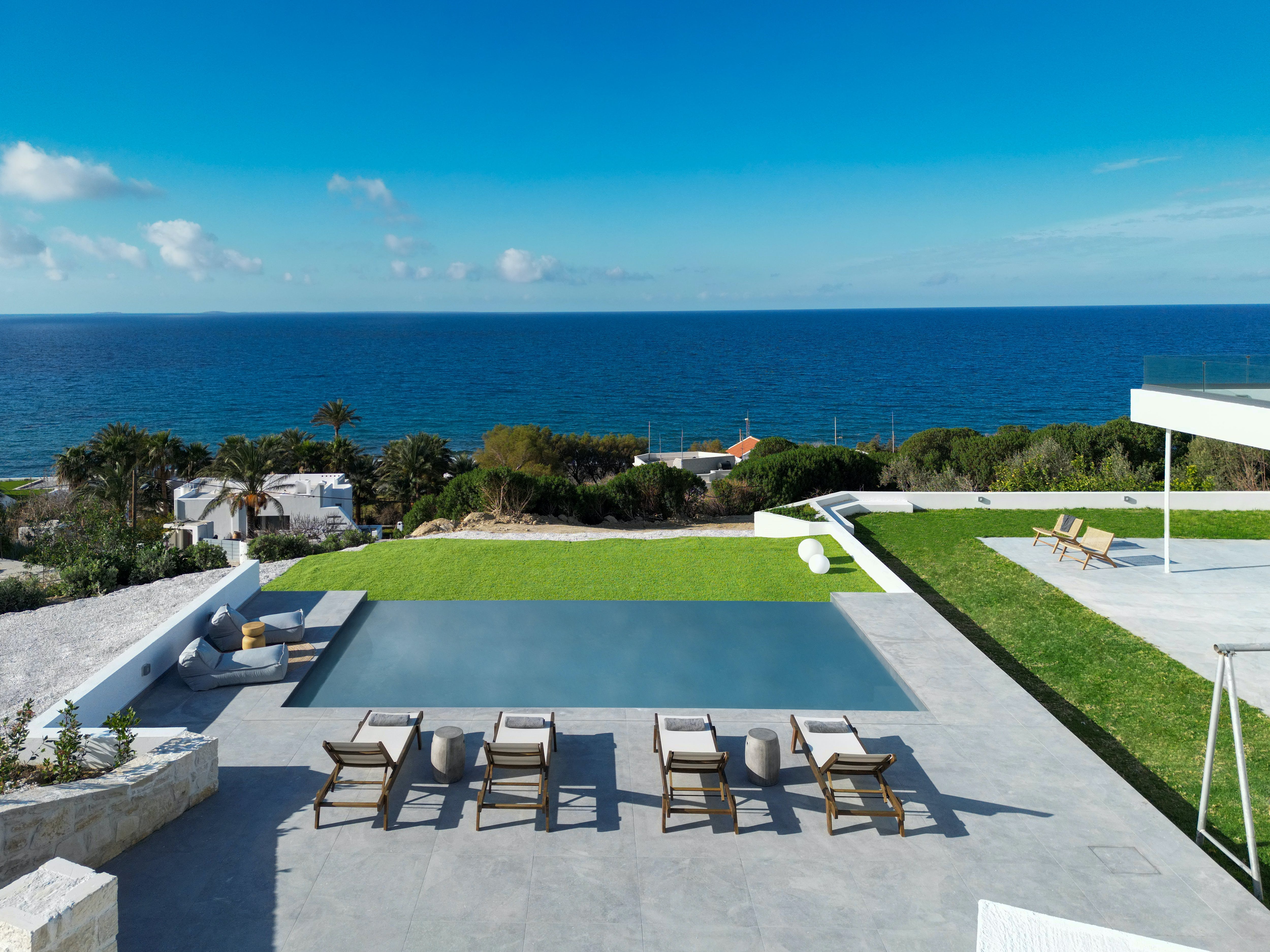 Villa Kaikias Ziros Lasithi: Chic 3-Bedroom Apartment with Seaview and Pool, Lasithi