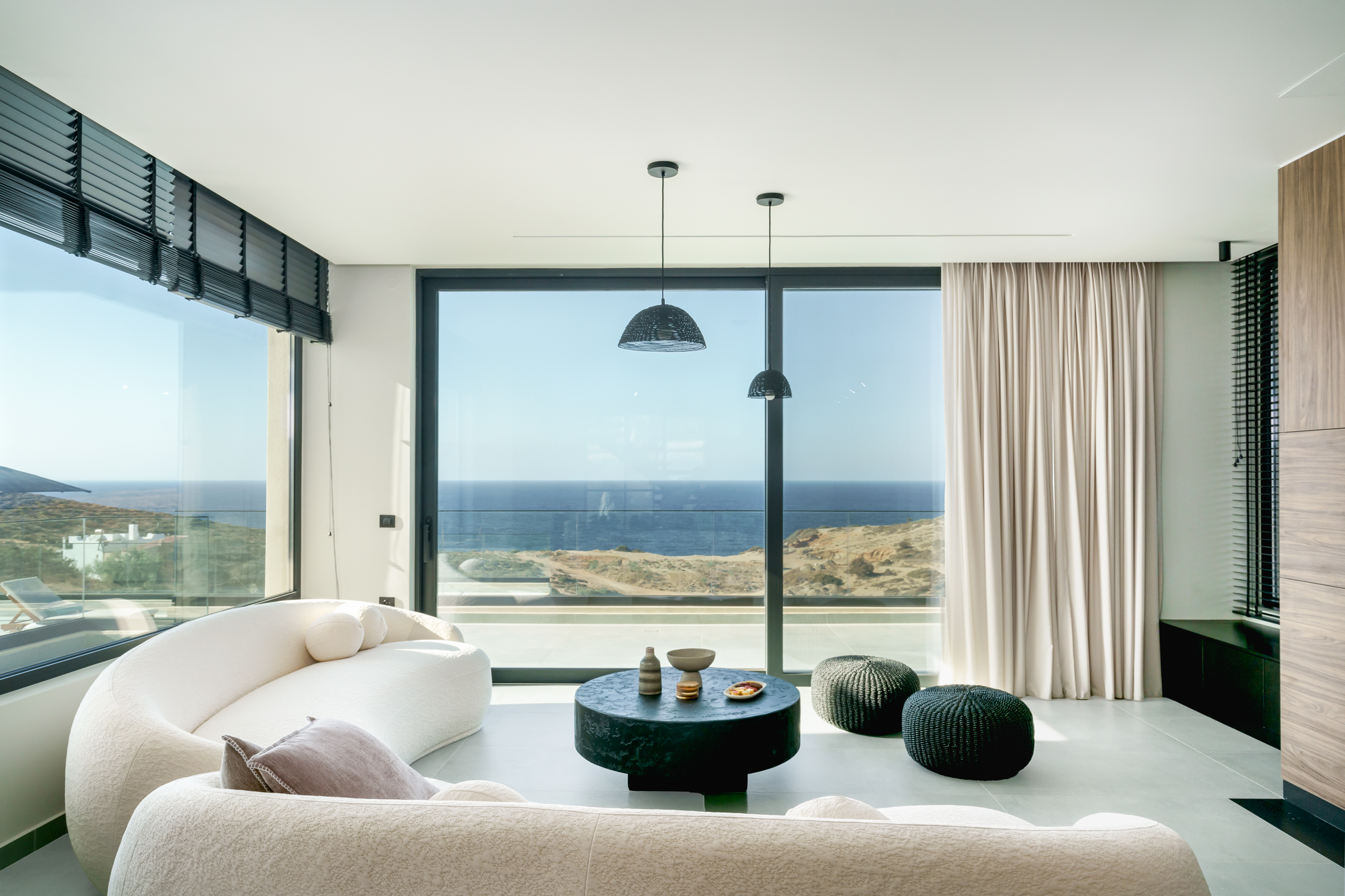 Villa Kri-kri Heraklion: Luxury 3-Bedroom Apartment with Hot Tub and Pool, Crete