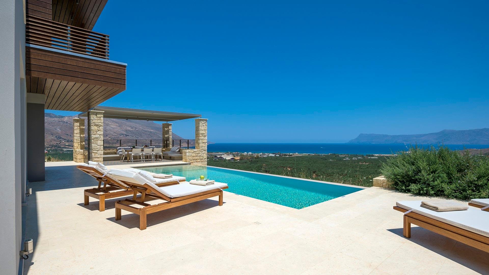 Villa Kritsa Kissamos: Stylish 2-Bedroom Apartment with Private Pool and Sea Views, Kissamos