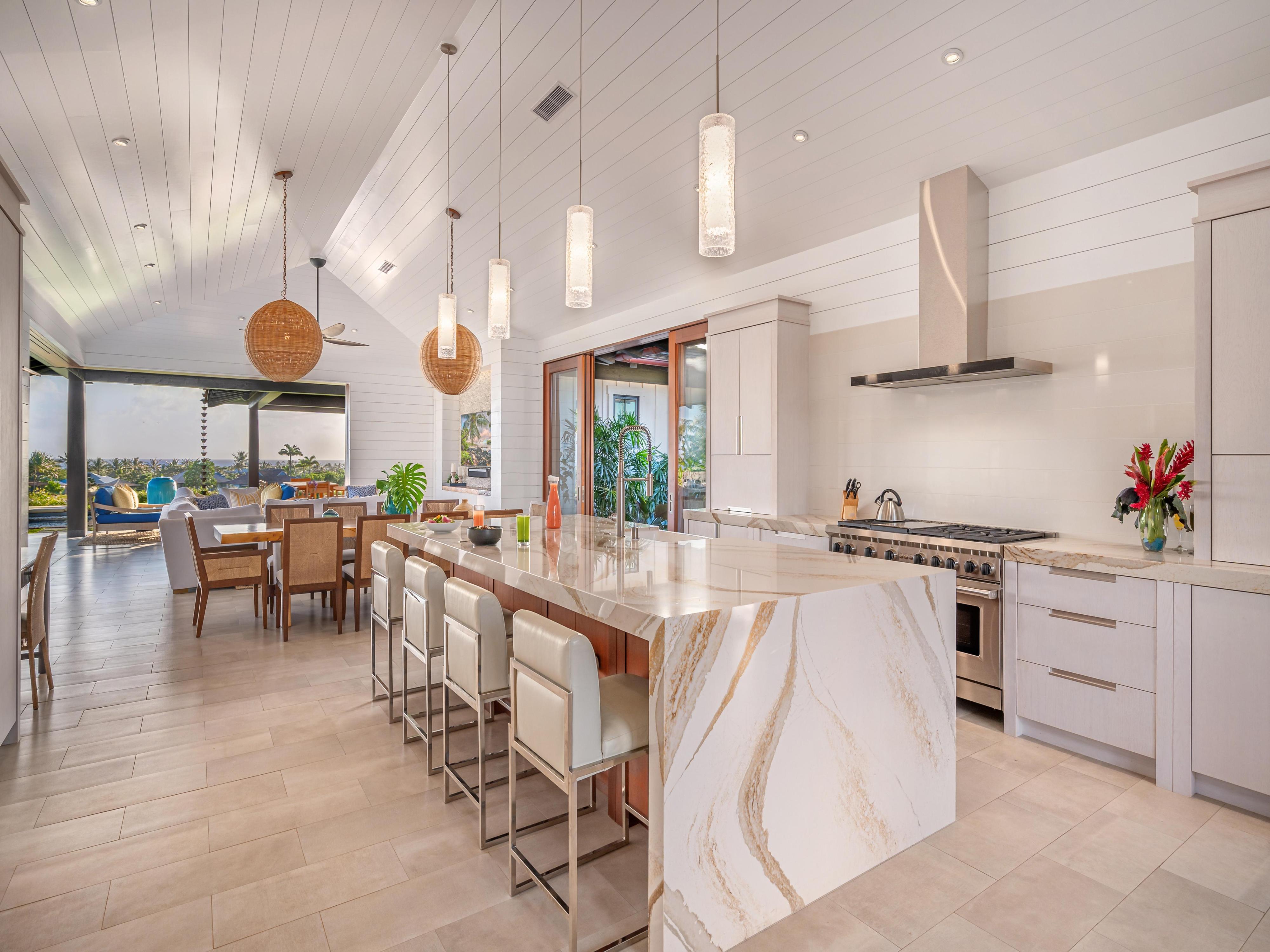 Villa Aurore Punaluu Hawaii: Luxury 4-Bedroom Villa with Private Pool and Sea Views, Hawaii