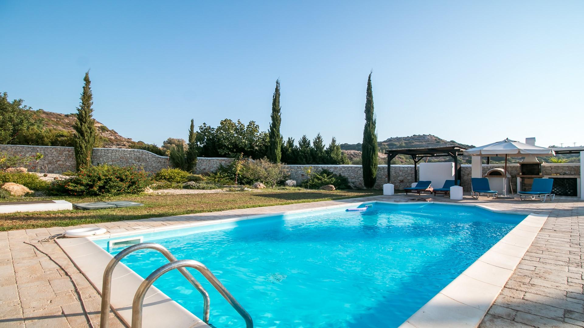 Villa Ladiko Faliraki: Spacious 3-Bedroom Apartment with Pool and Sea Views, Faliraki
