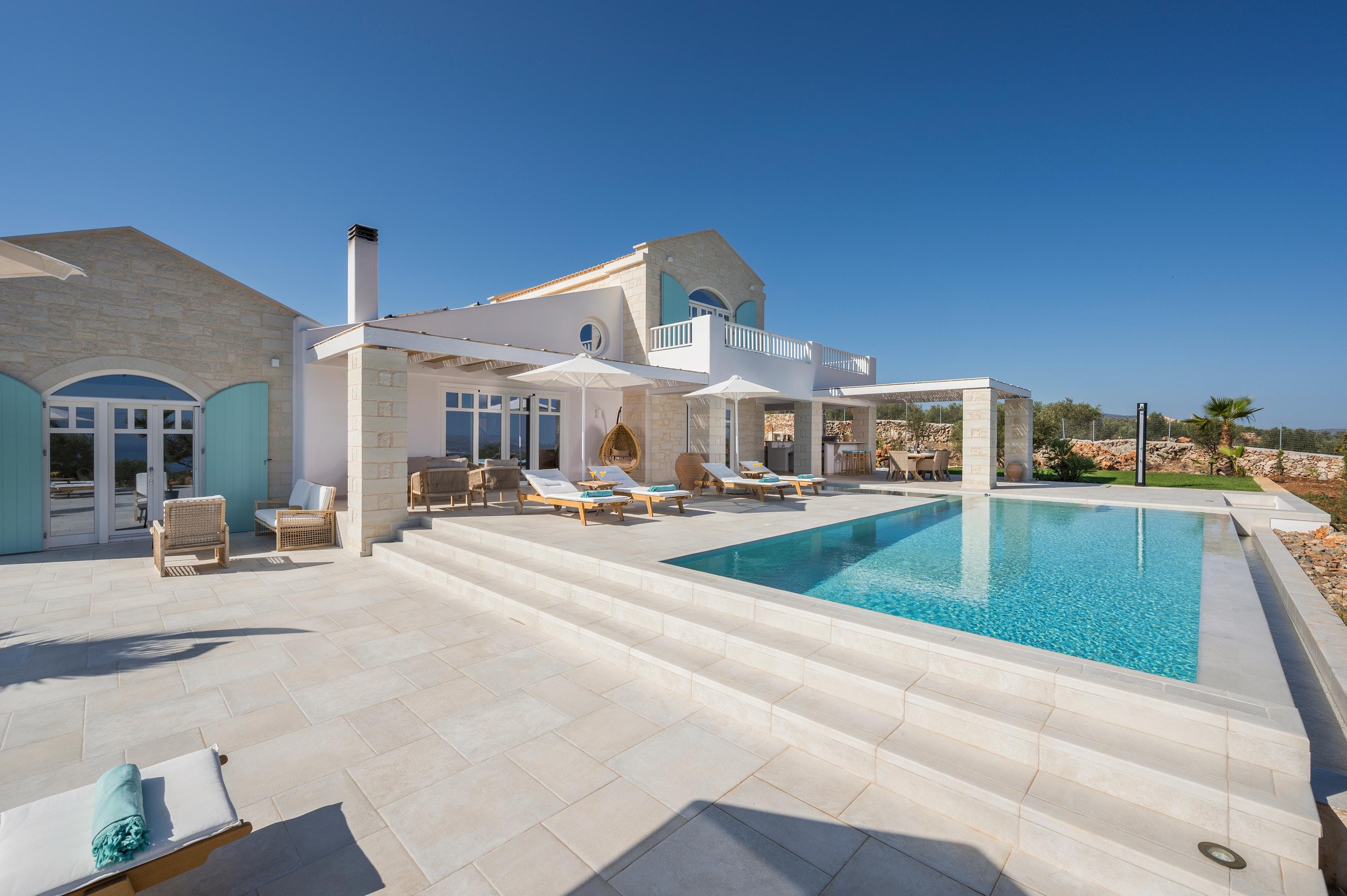 Villa Levante Kokkino: Luxury Villa with Infinity Pool and Sea Views, 3 Bedrooms, Kokkino Chorio