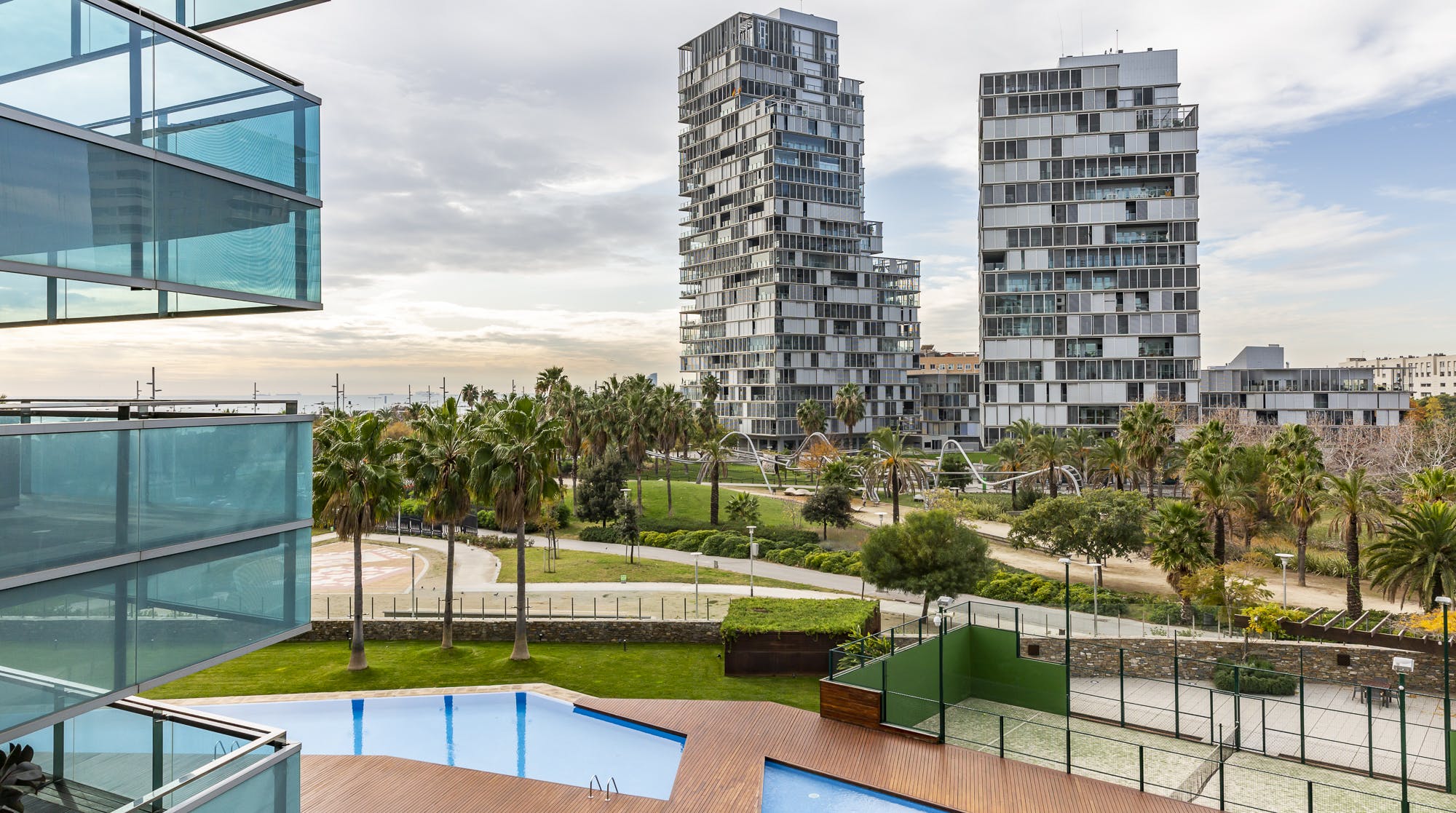 Villa Llevant Diagonal: Modern 2-Bedroom Apartment with Sea Views and Pool, Diagonal Mar