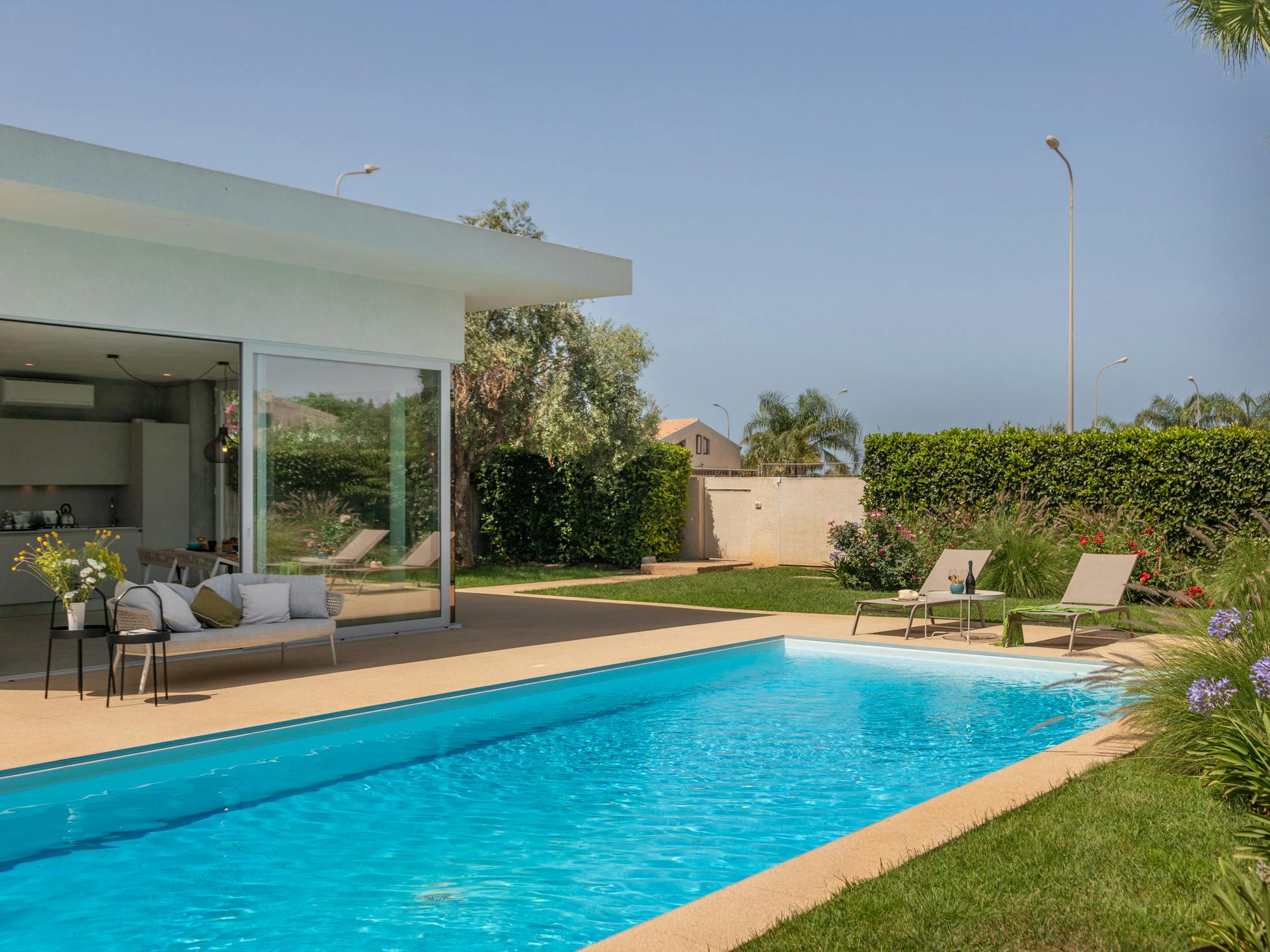 Villa Levante Aleppo Ragusa: Luxury 2-Bedroom Villa with Private Pool and Hot Tub, Ragusa