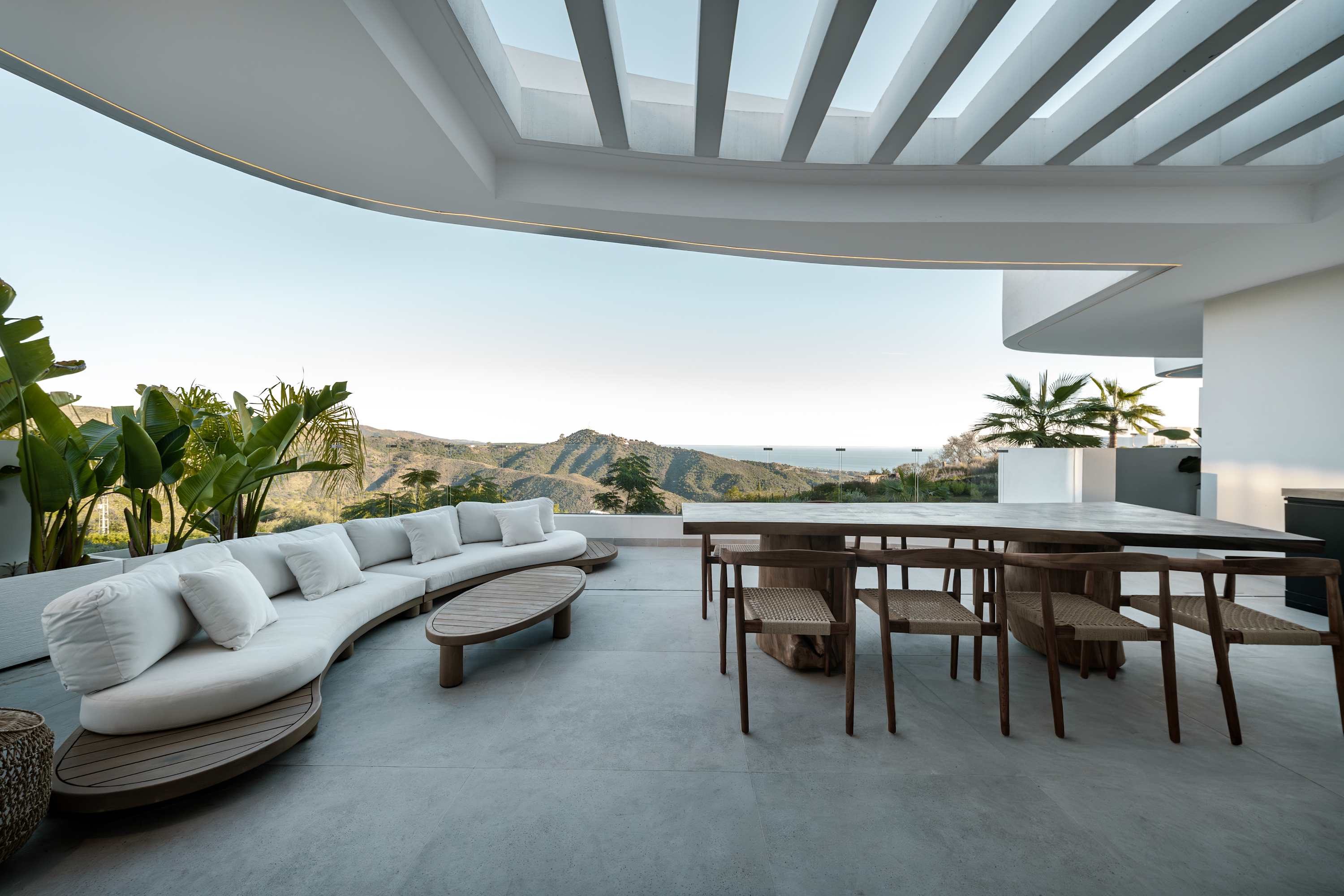 Villa Madroño Marbella: Luxury 3-Bedroom Villa with Sea Views and Pool, Marbella