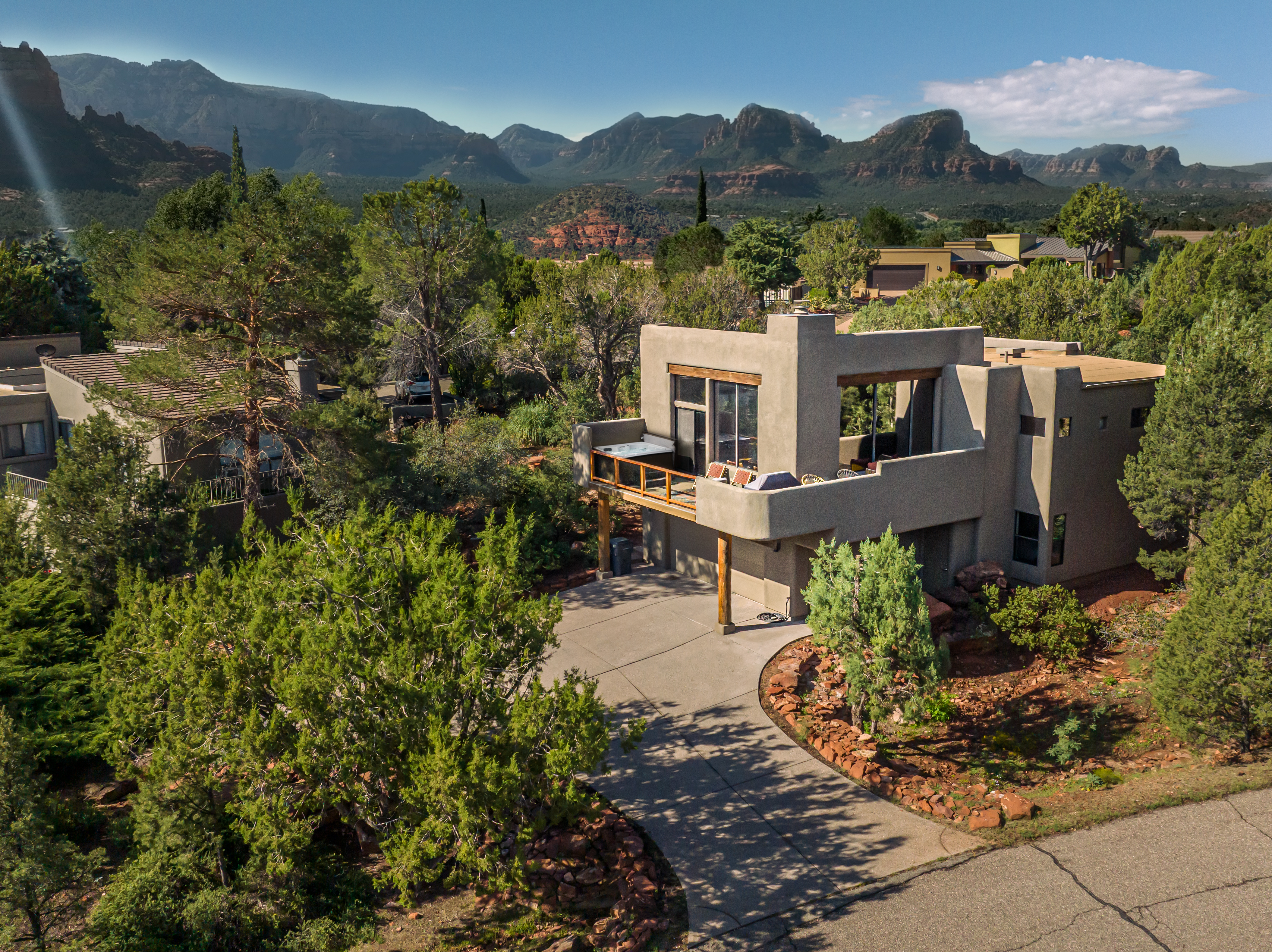 Villa Cramoisi BellRock Sedona: Luxury 4-Bedroom Villa with Hot Tub and Air Conditioning, Sedona