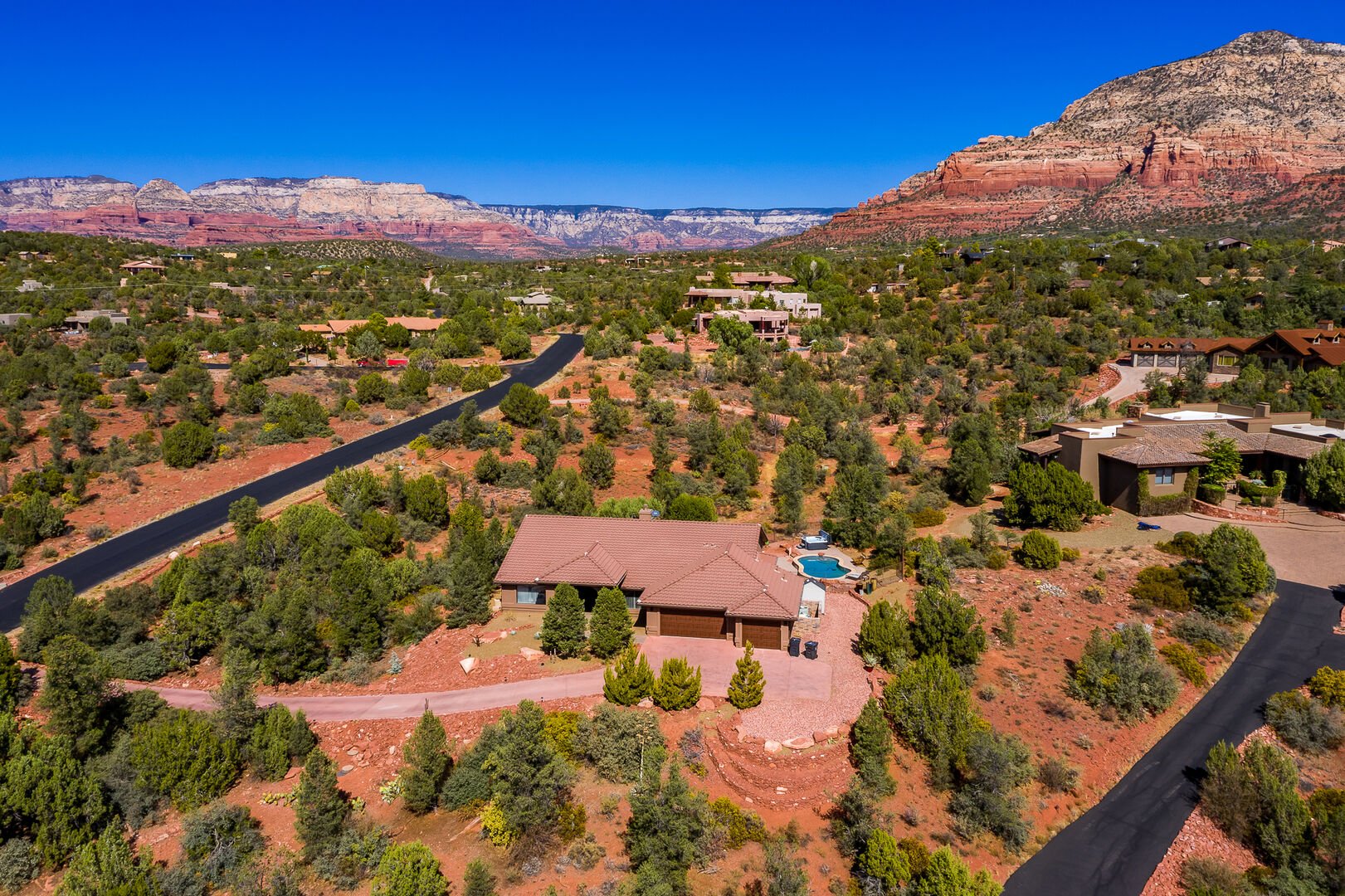 Villa Levante Chapel Sedona: Luxury 3-Bedroom Villa with Hot Tub and Private Pool, Sedona