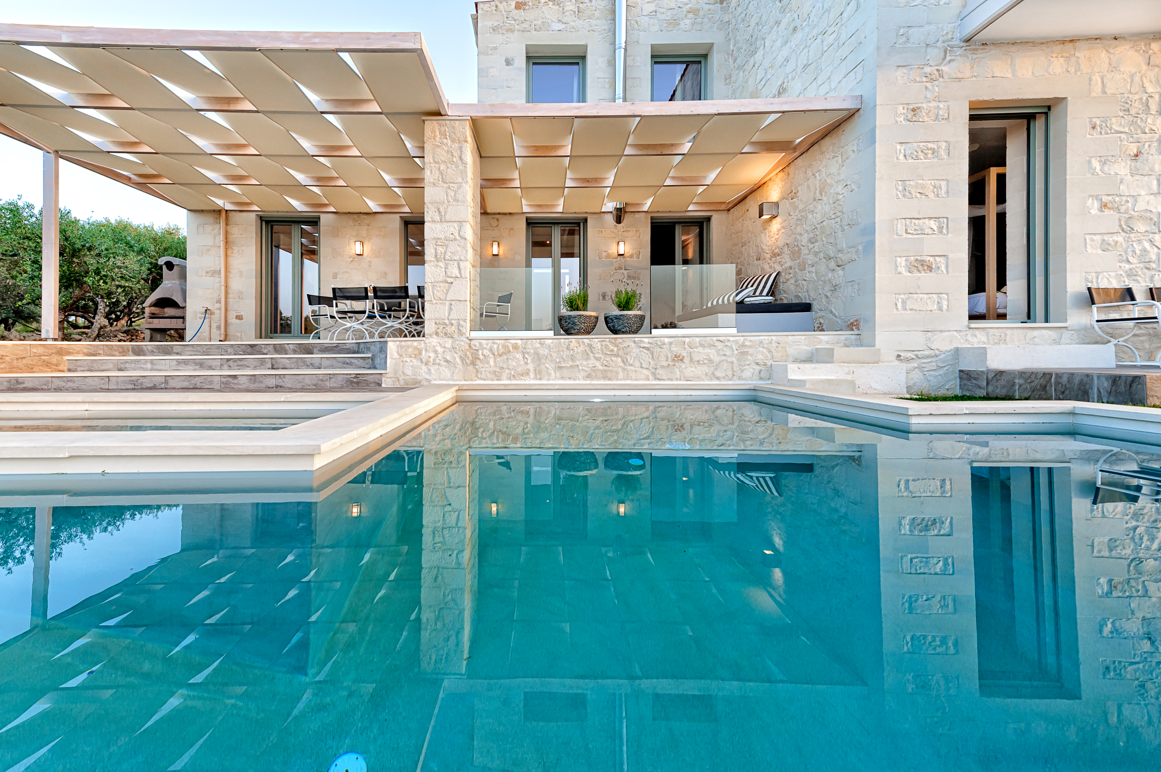 Villa Lysias Kolpos Agia Marina: Luxury 3-Bedroom Apartment with Seaview and Pool, Agia Marina