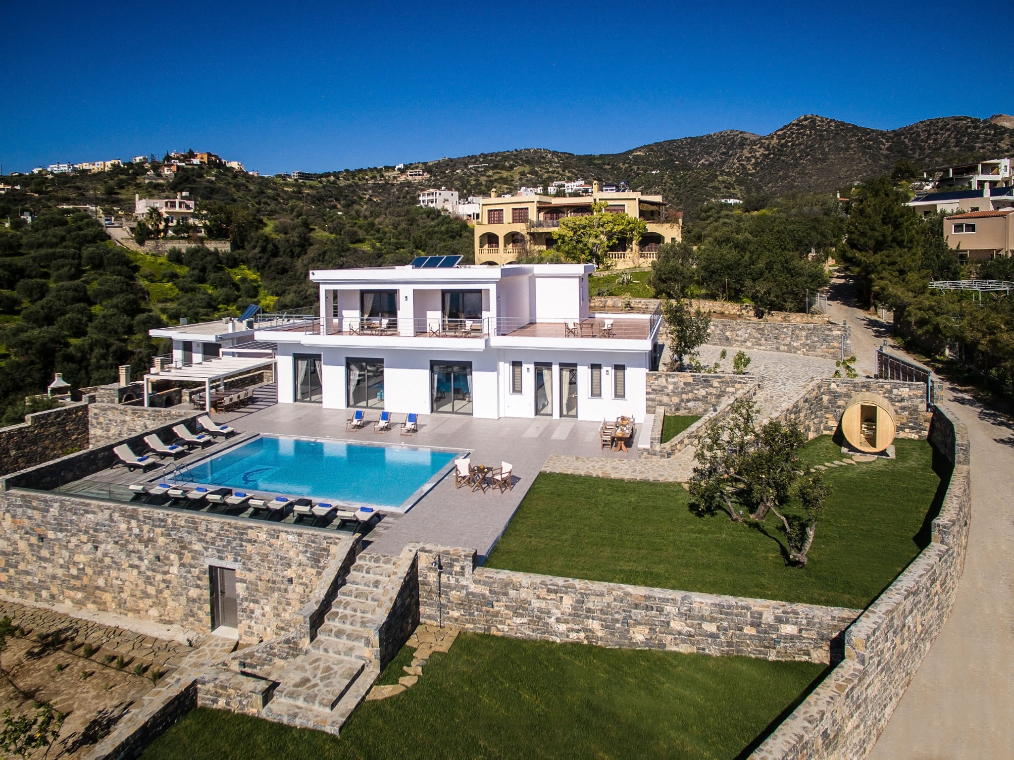 Villa Lefkos Mirabello Agios Nikolaos Town: Spacious 5-Bedroom Luxury Apartment with Sea Views, Agios Nikolaos Town