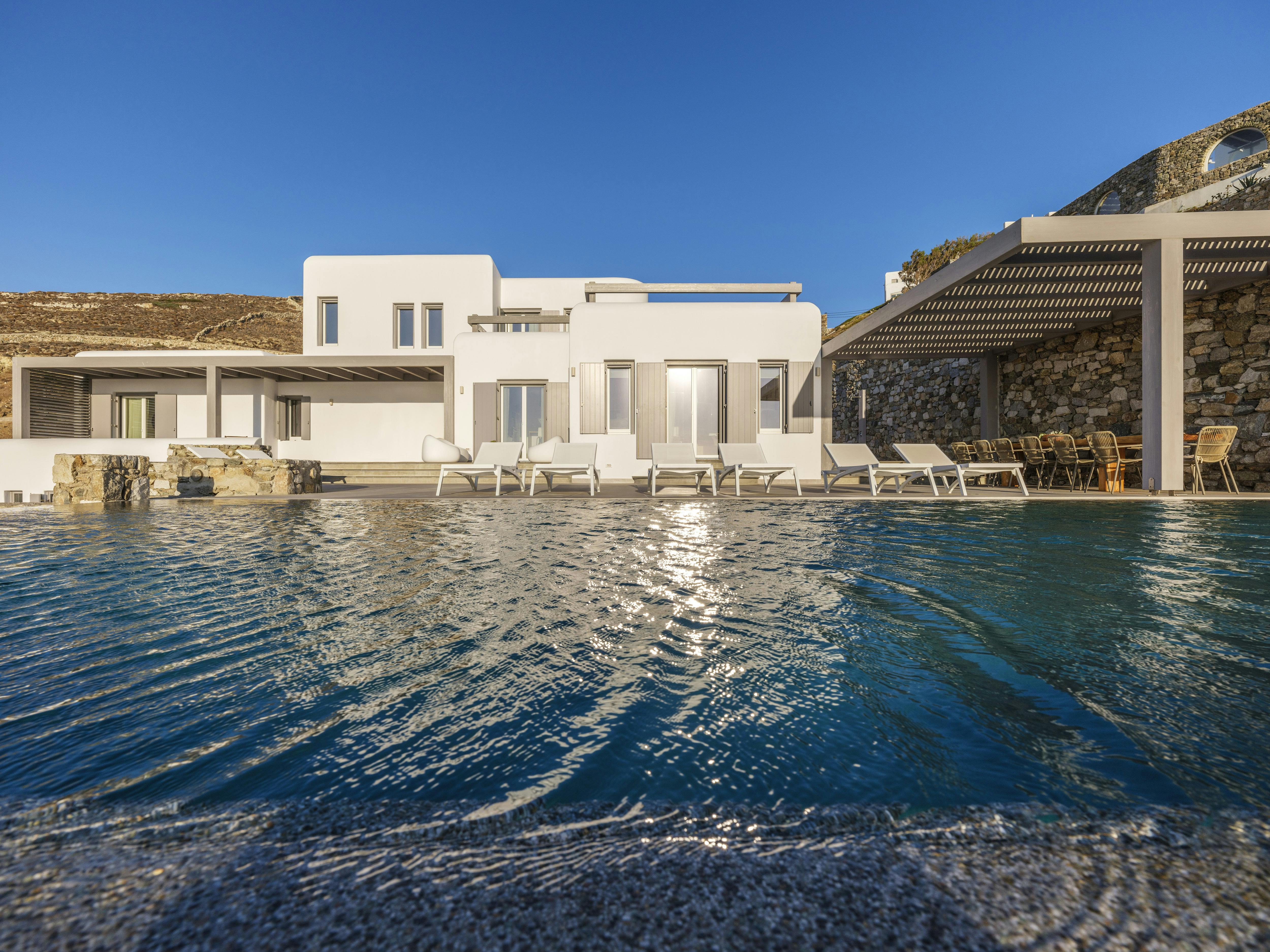 Villa Chrysos Liopesi Agios Ioannis: Luxury 6-Bedroom Villa with Infinity Pool, Agios Ioannis, Mykonos