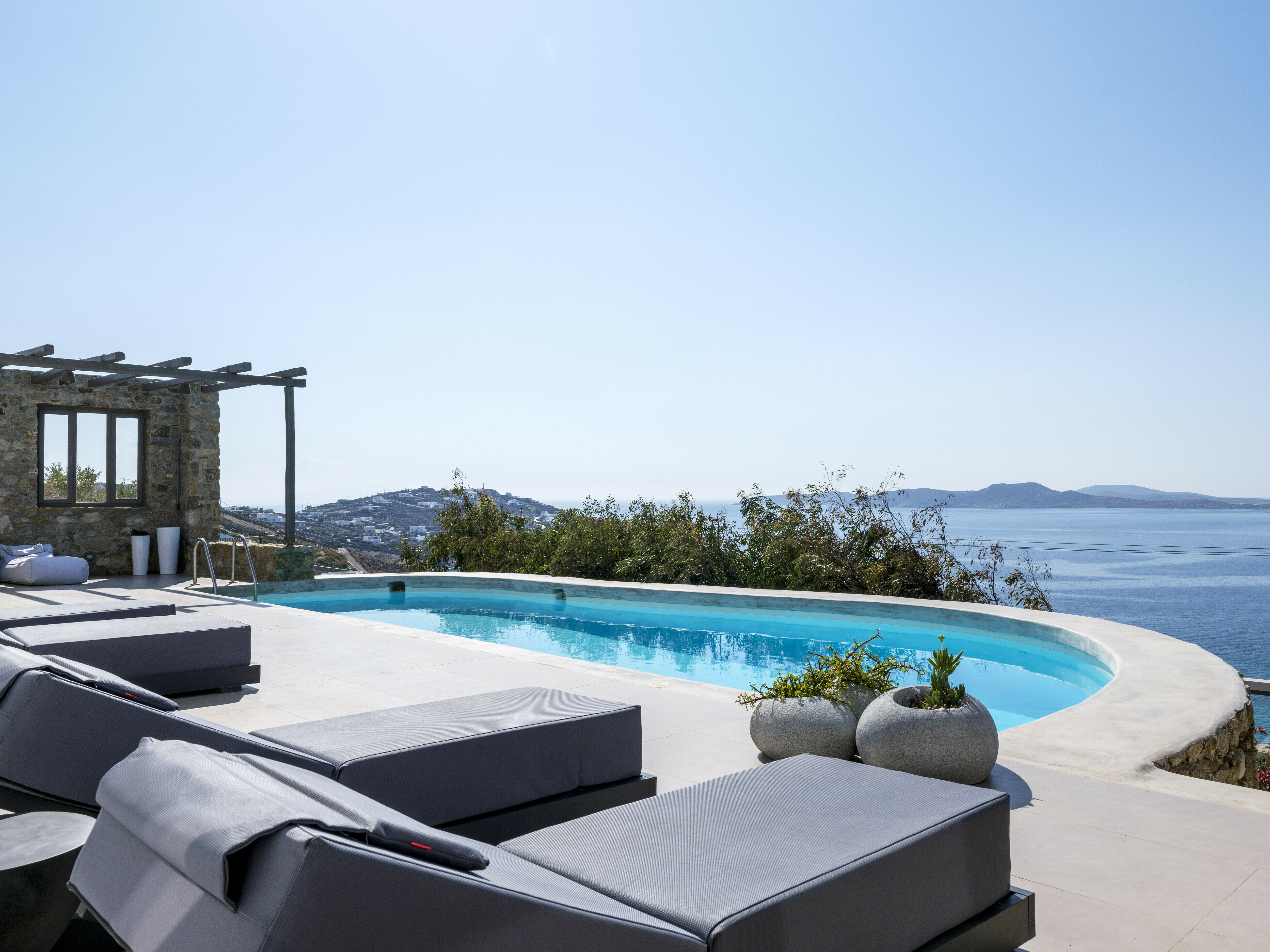 Villa Kyanos Kolona Agios Ioannis: Elegant 6-Bedroom Villa with Pool and Sea Views, Mykonos