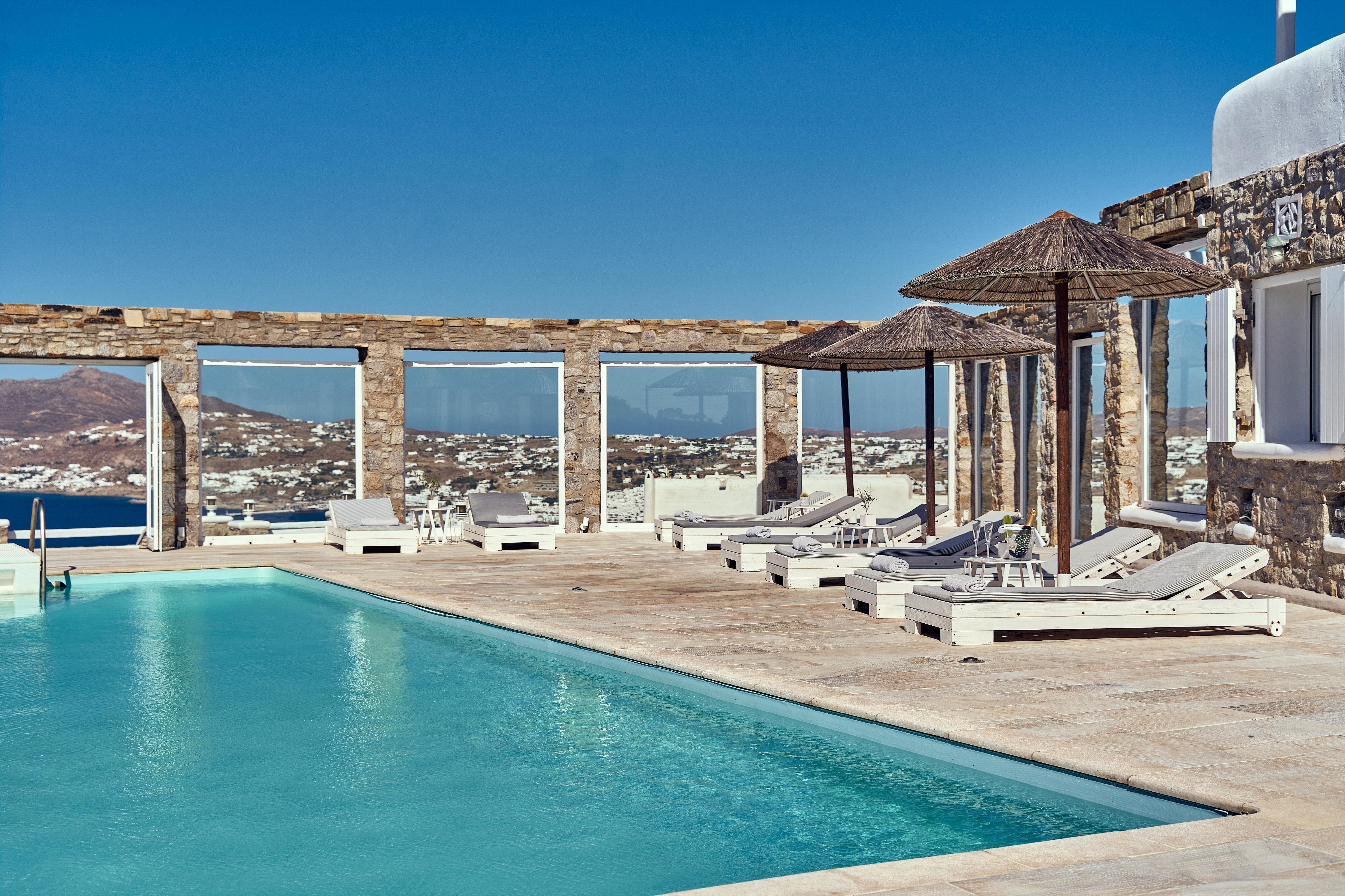 Villa Zephyros Gardeno Agios Ioannis: Spacious 6-Bedroom Apartment with Stunning Seaviews, Mykonos