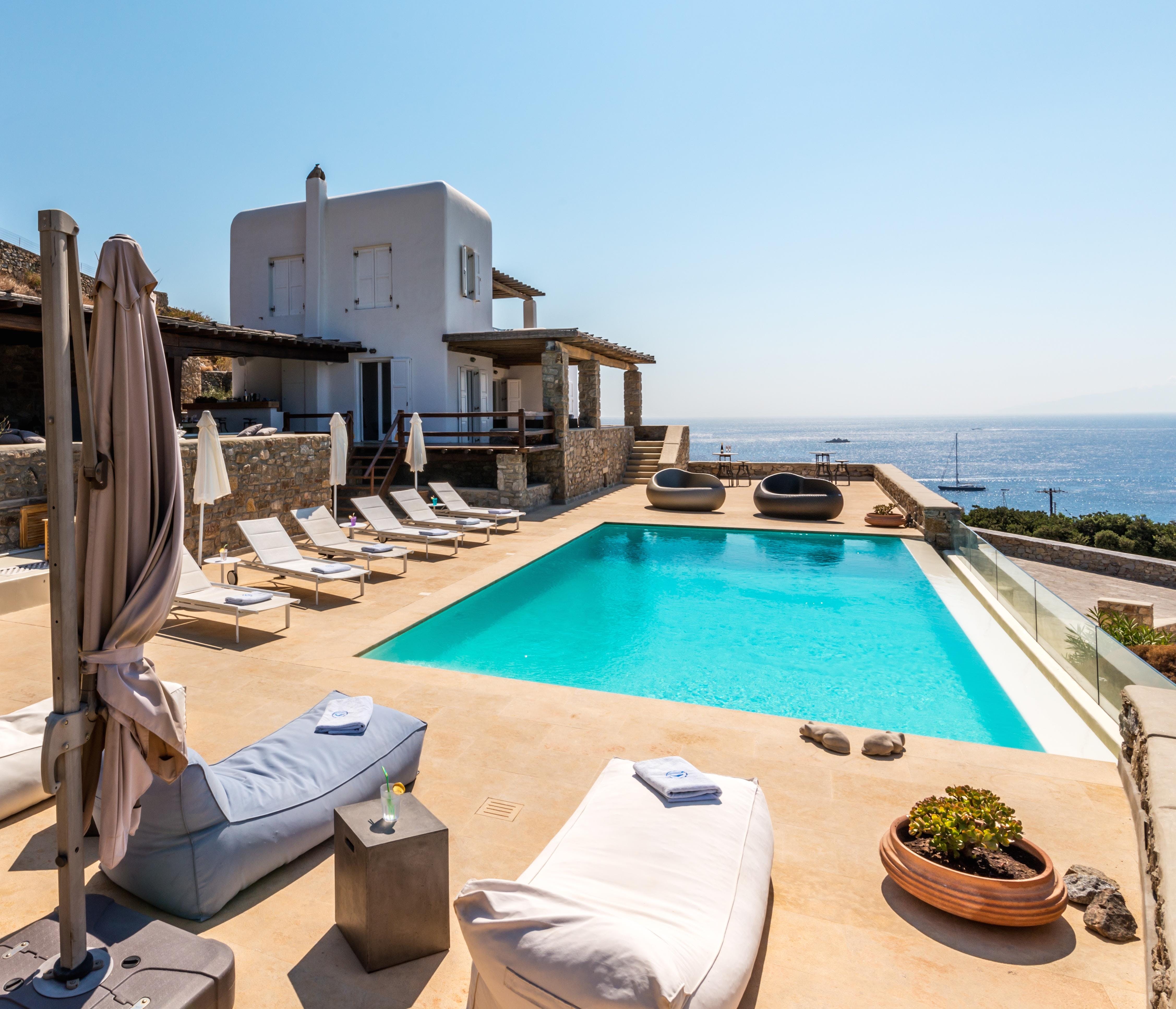 Villa Auge Koumpara Agios Ioannis: Luxury 8-Bedroom Apartment with Sea Views and Pool, Mykonos