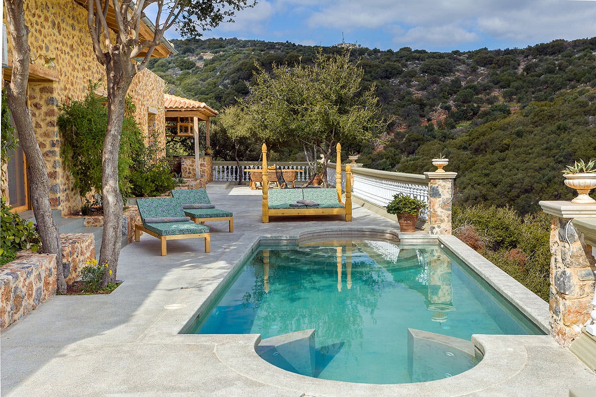 Villa Lefki Sissi Agios Nikolaos Town: Luxury 4-Bedroom Apartment with Infinity Pool, Agios Nikolaos