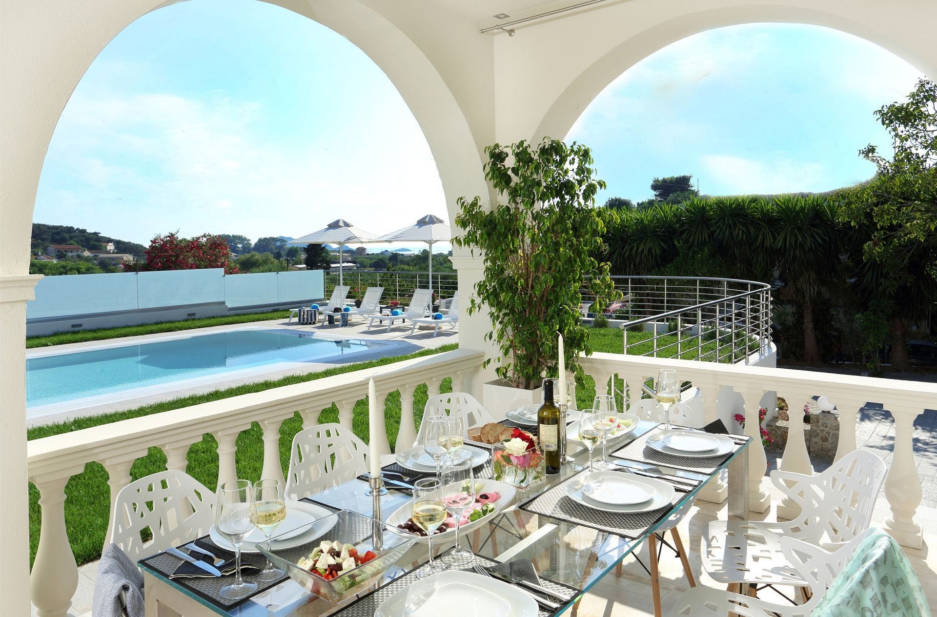 Villa Kyanos Stavros Agios Stefanos: Spacious 5-Bedroom Apartment with Seaview and Pool, Agios Stefanos