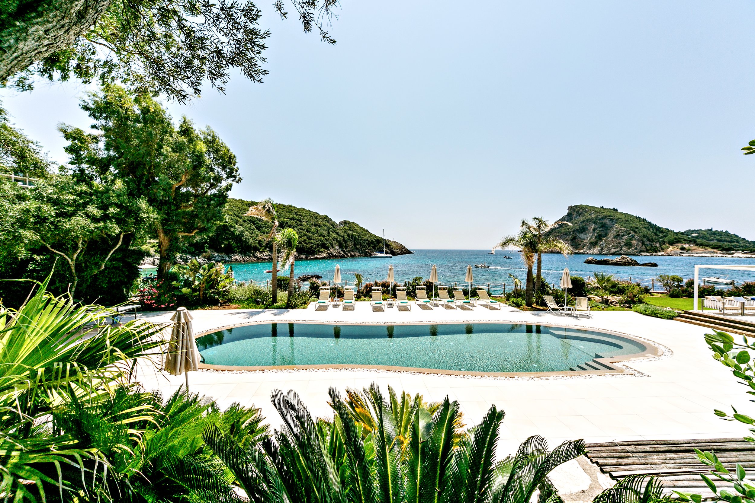 Villa Lysias Lofos Agios Stefanos: Luxury 5-Bedroom Apartment with Seaview and Pool, Agios Stefanos