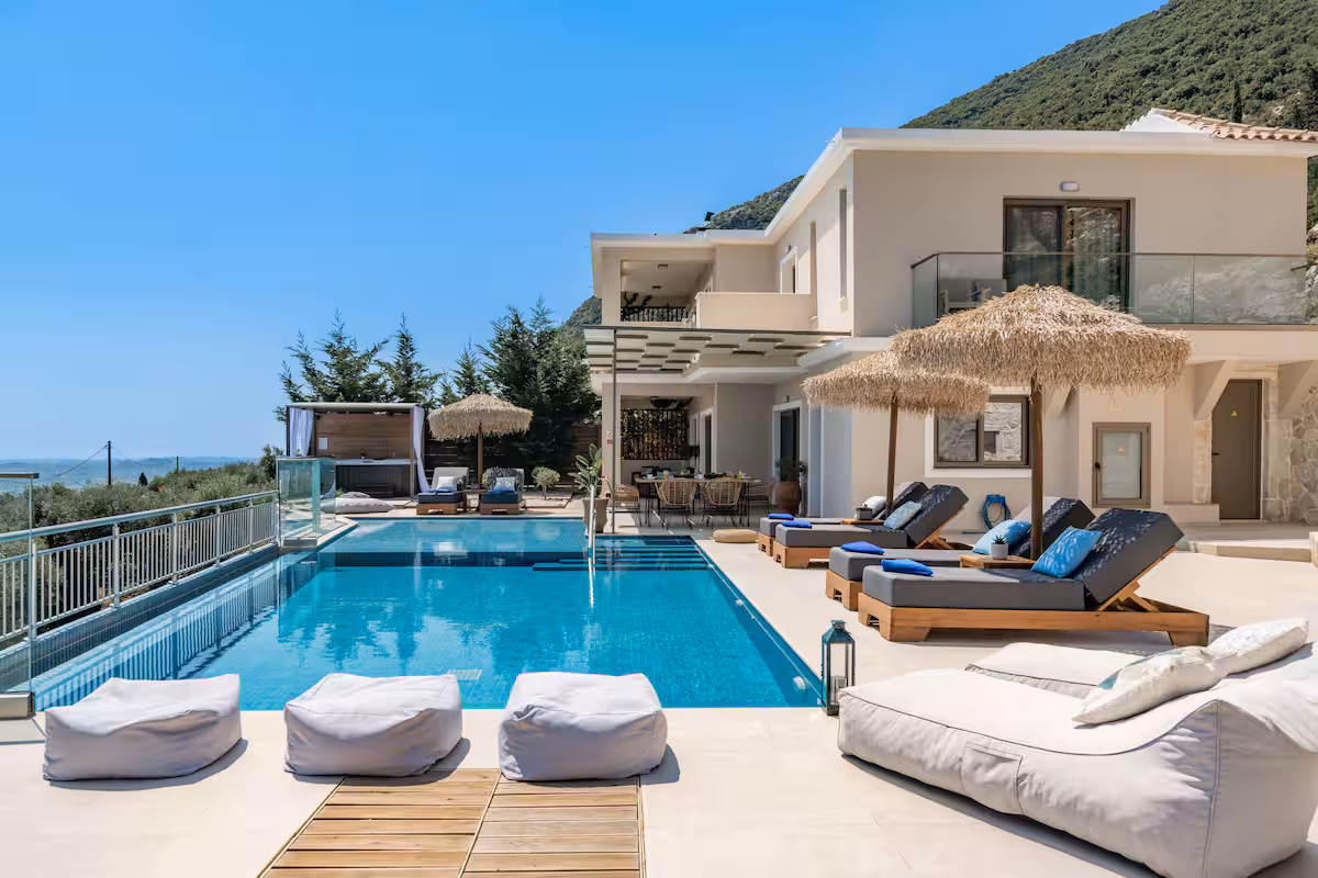Villa Lefki Dafni Alykes: Luxurious 4-Bedroom Villa with Infinity Pool and Sea Views, Zakynthos