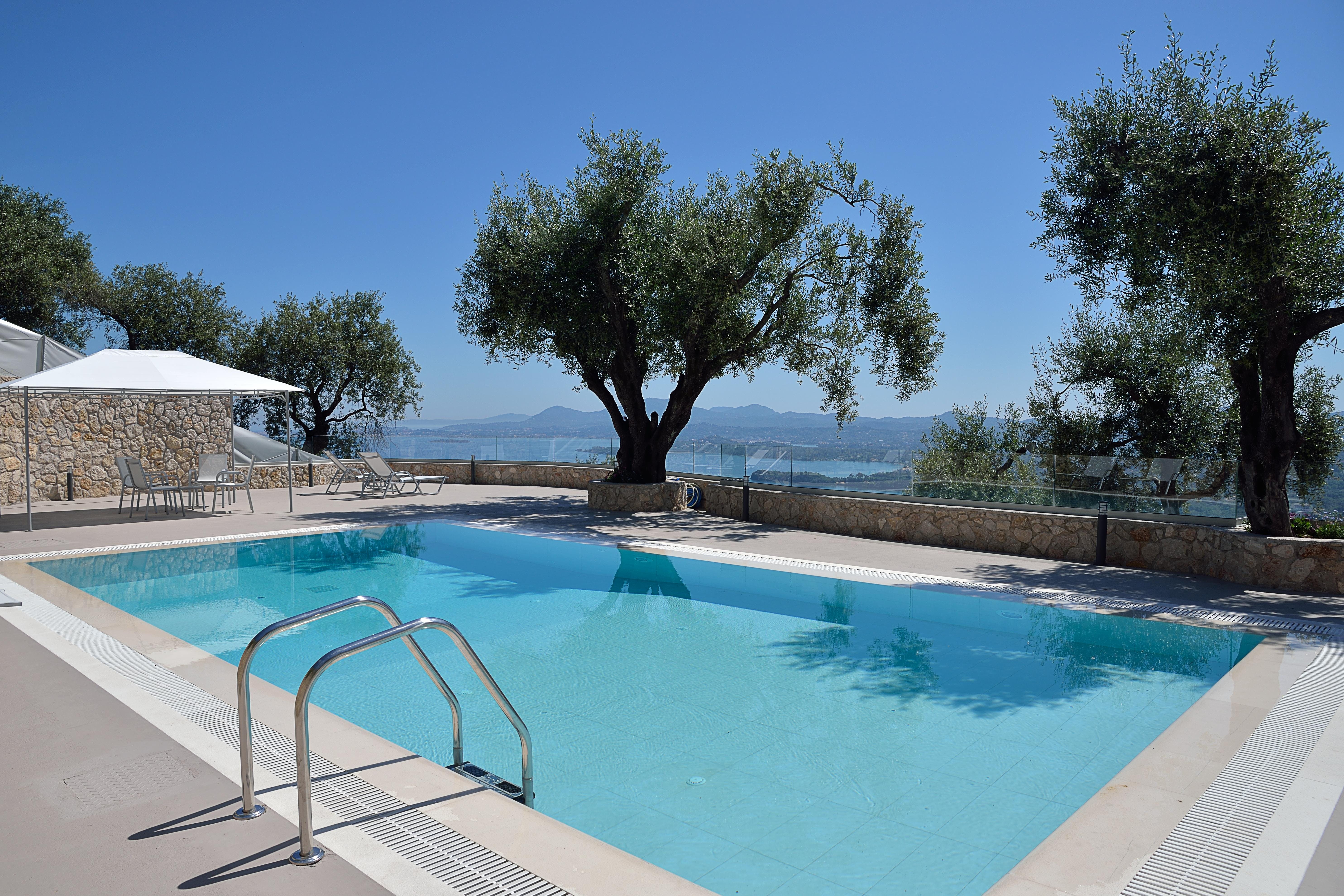 Villa Lysias Potamaki Barbati: Luxury 5-Bedroom Apartment with Seaview and Pool, Barbati