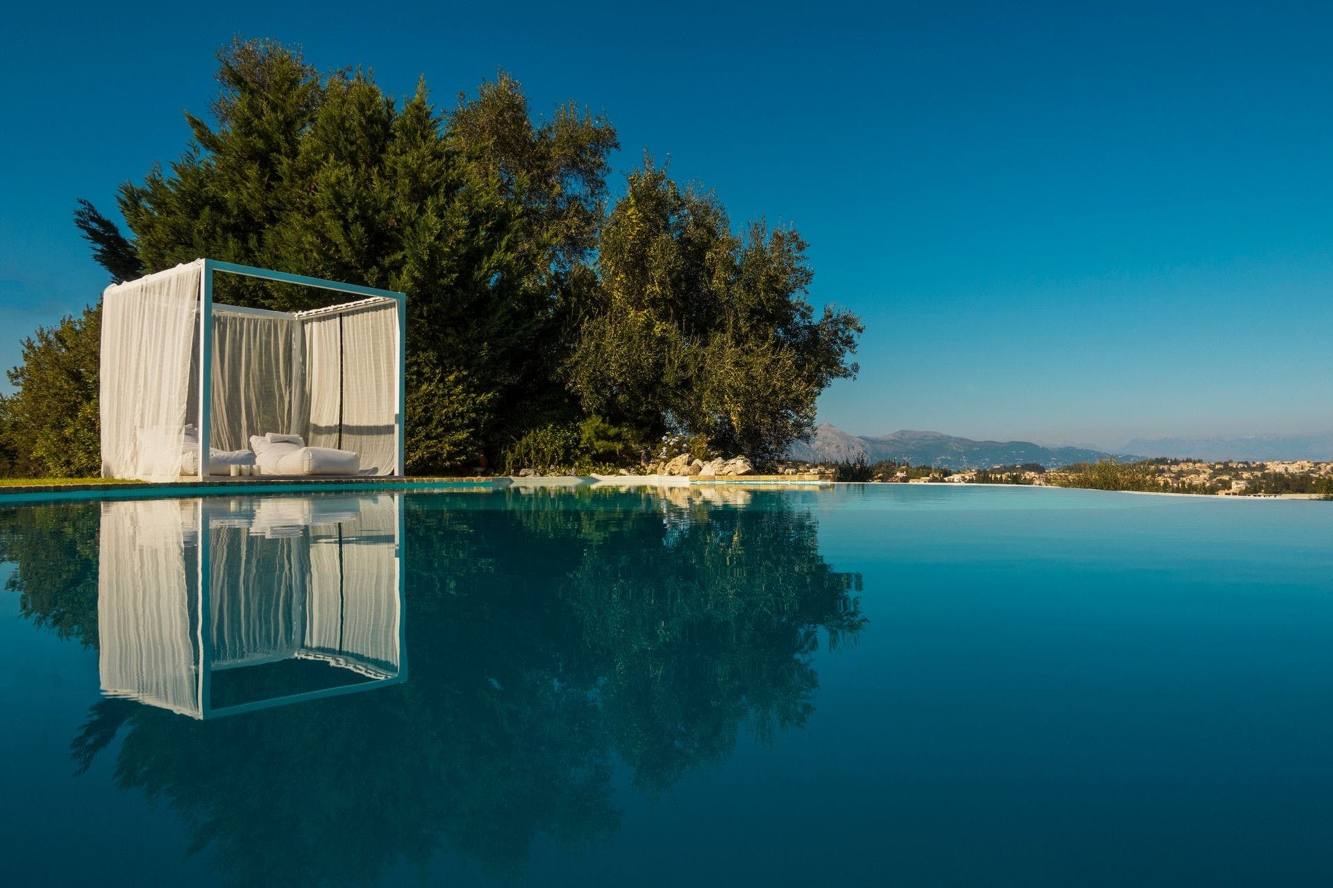 Villa Boreas Moraitika Barbati: Luxurious 3-Bedroom Apartment with Infinity Pool, Barbati