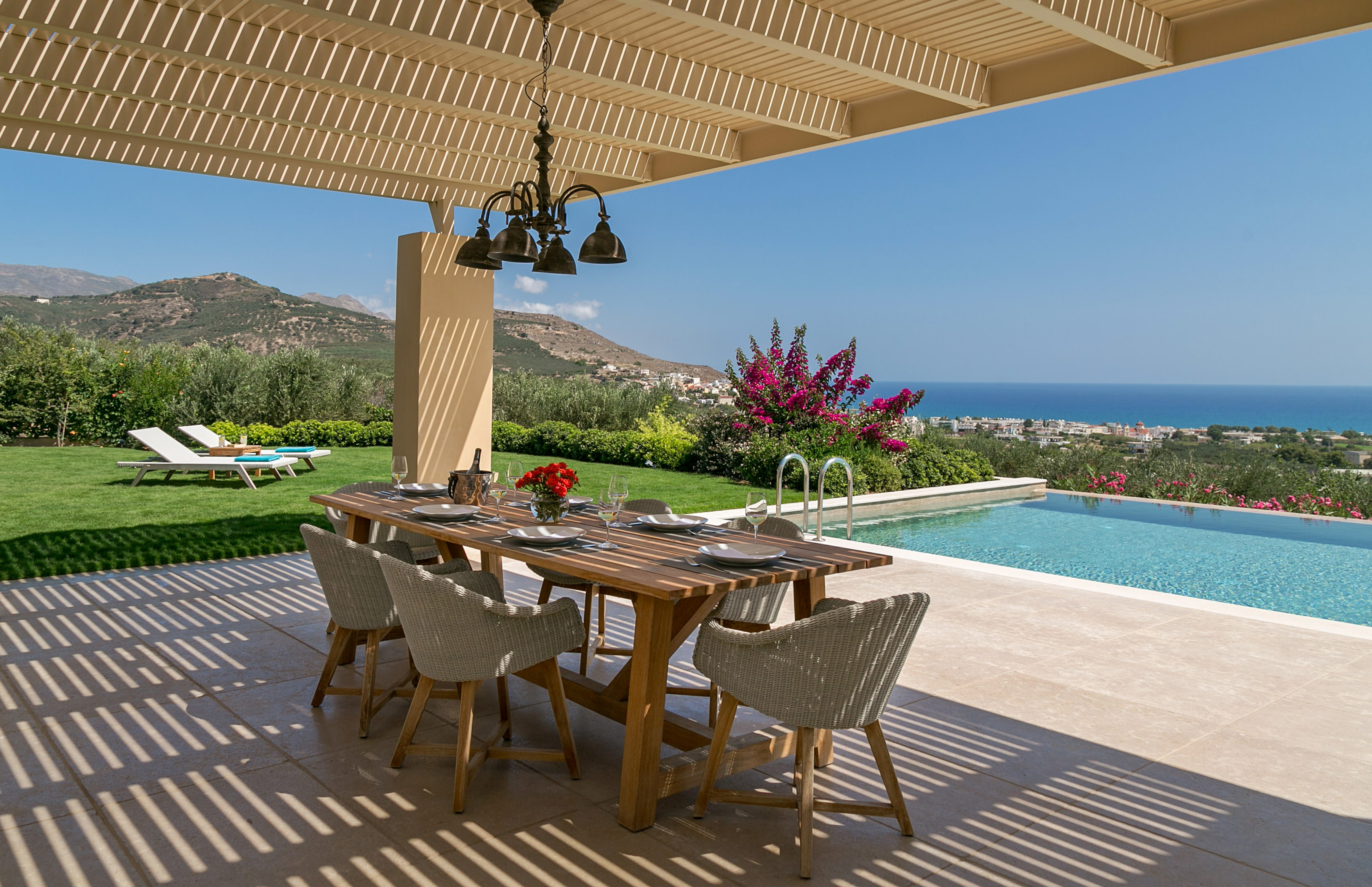 Villa Chrysos Agii Apostoli Chania: Luxury 4-Bedroom Apartment with Sea View and Pool, Chania