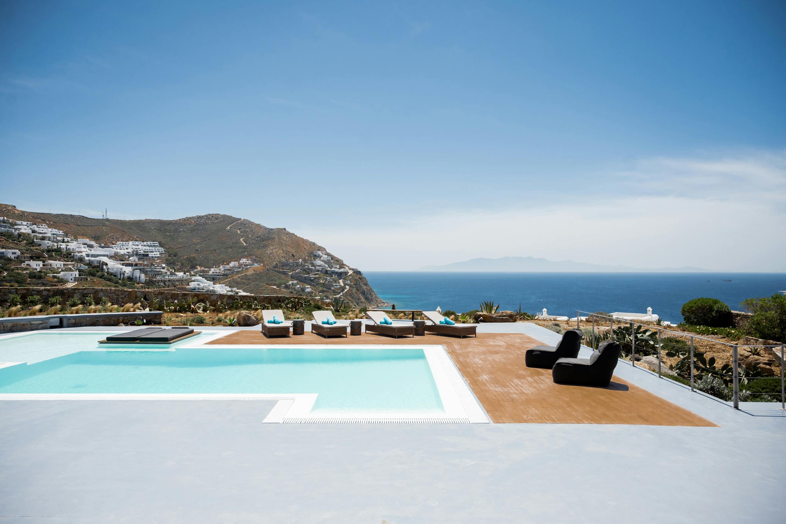 Villa Gregos Lapathos Elia: Luxury 7-Bedroom Villa with Sea Views and Pool, Elia Mykonos