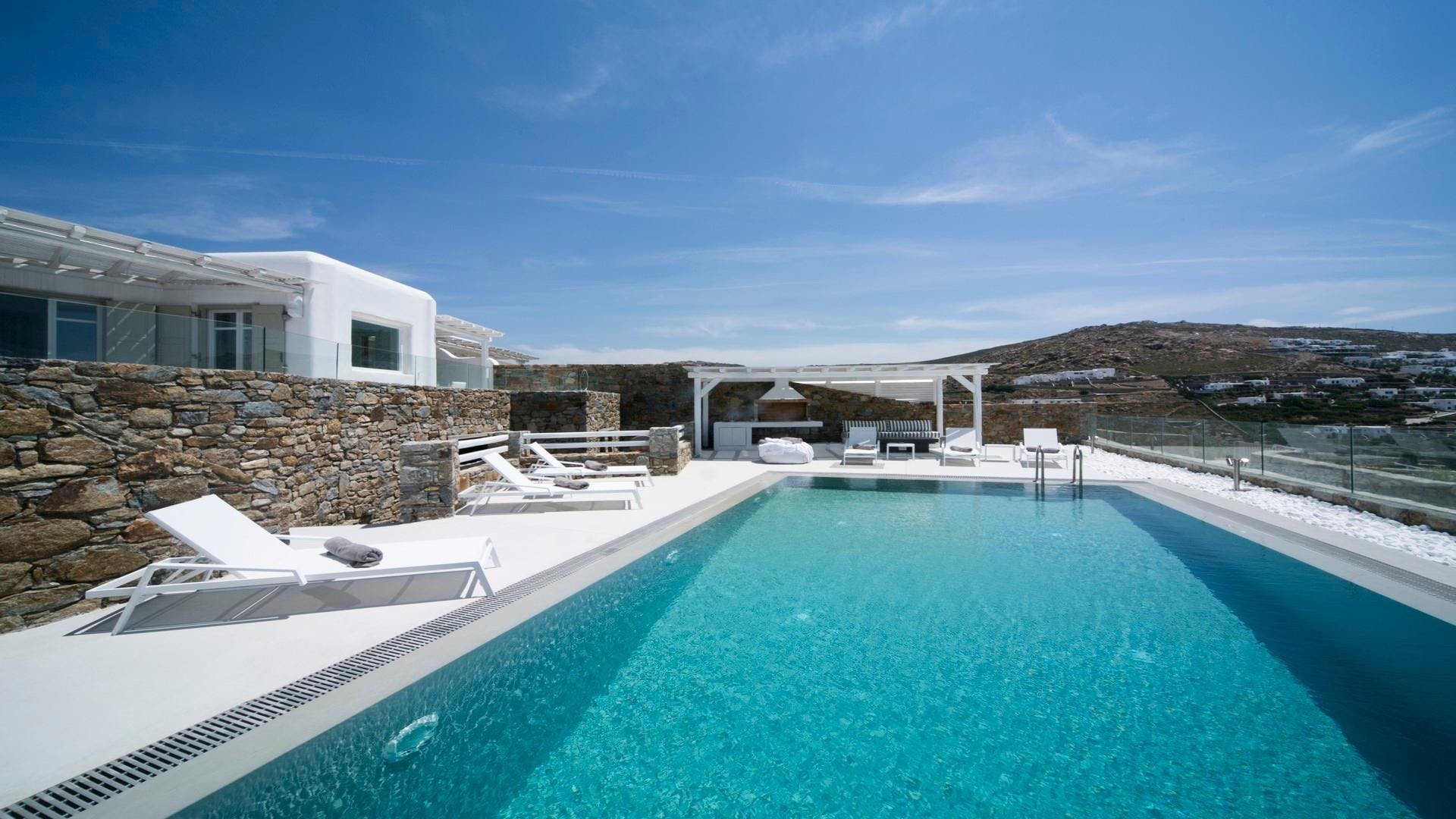Villa Lysias Lefki Elia: Luxury 4-Bedroom Apartment with Pool and Sea View, Elia