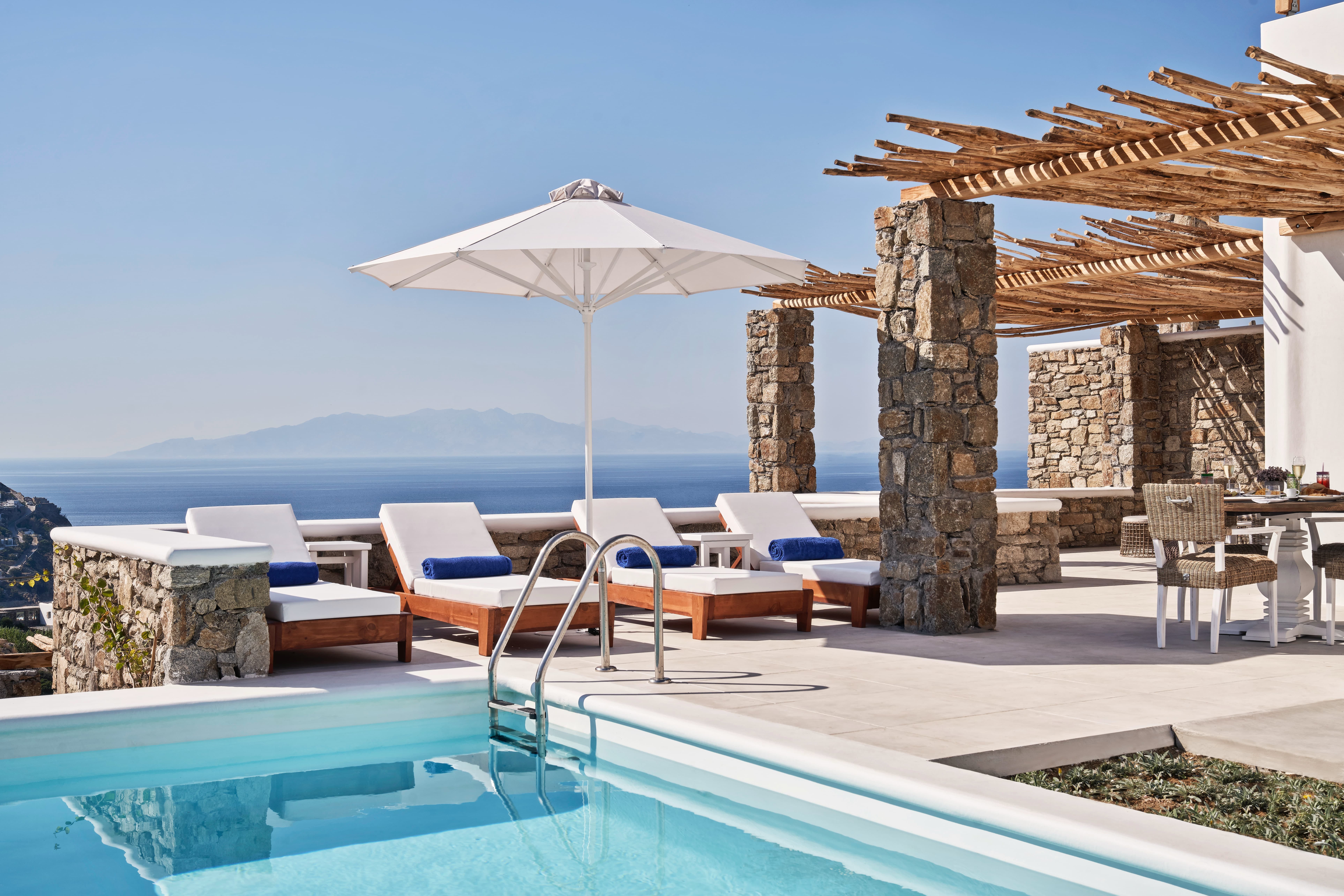 Villa Lysias Korakas Elia: Luxury 1-Bedroom Apartment with Seaviews and Pool, Mykonos