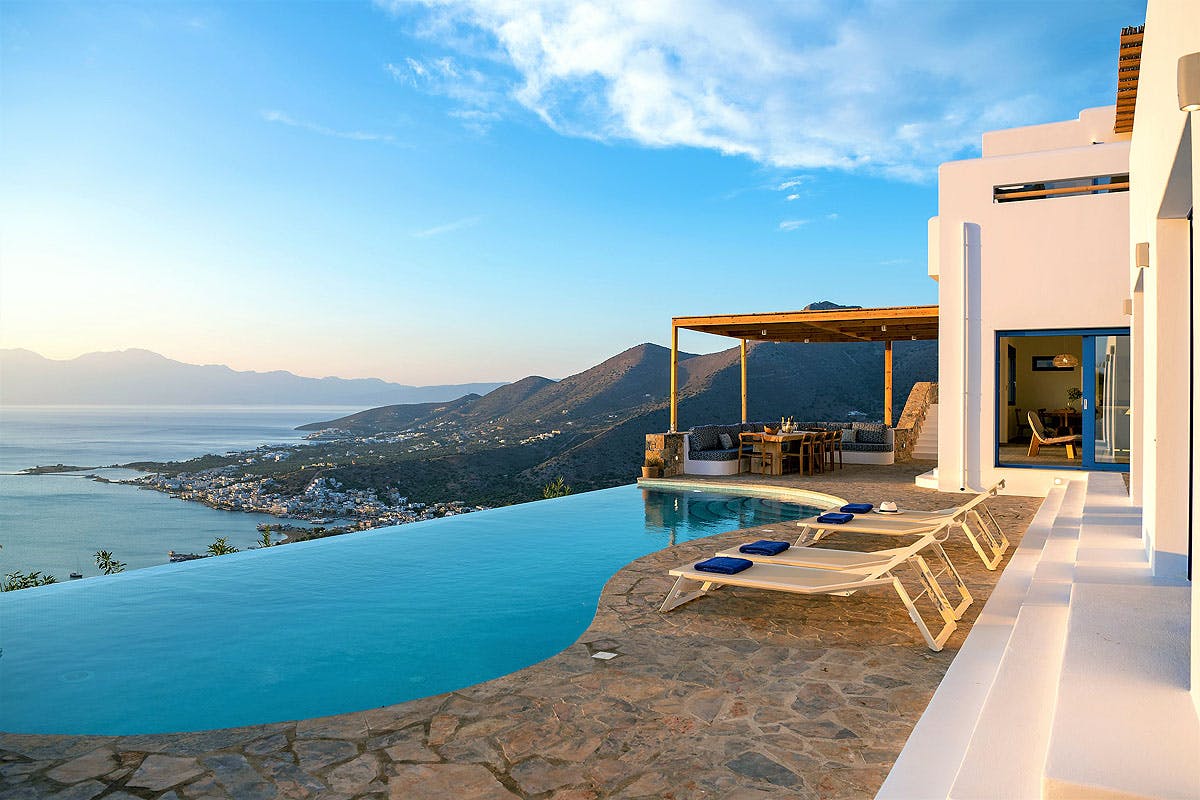 Villa Ostria Kera Elounda: Spacious 5-Bedroom Apartment with Infinity Pool and Sea Views, Elounda