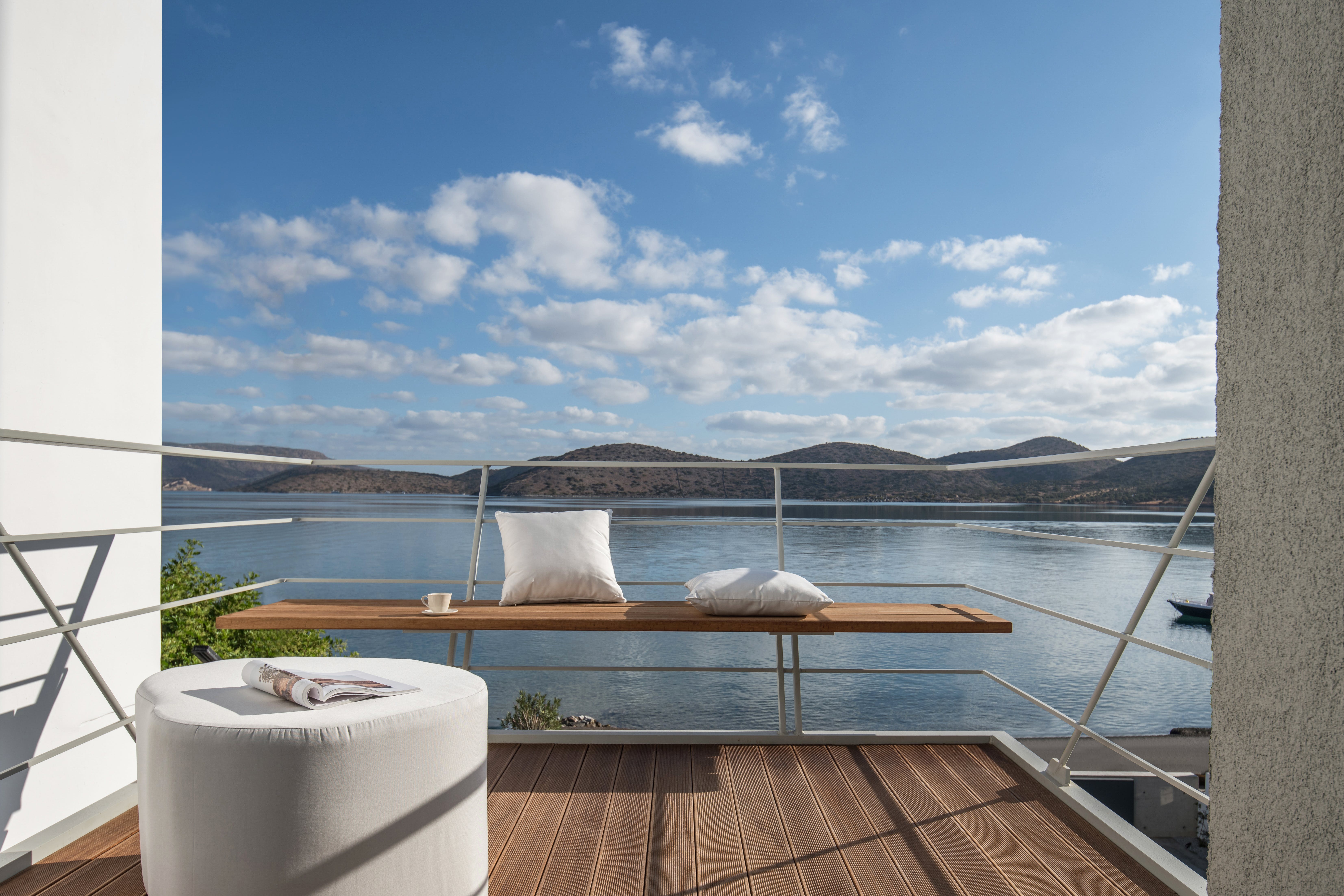 Villa Chrysos Spinalonga Elounda: Spacious 5-Bedroom Luxury Apartment with Pool and Seaview, Elounda