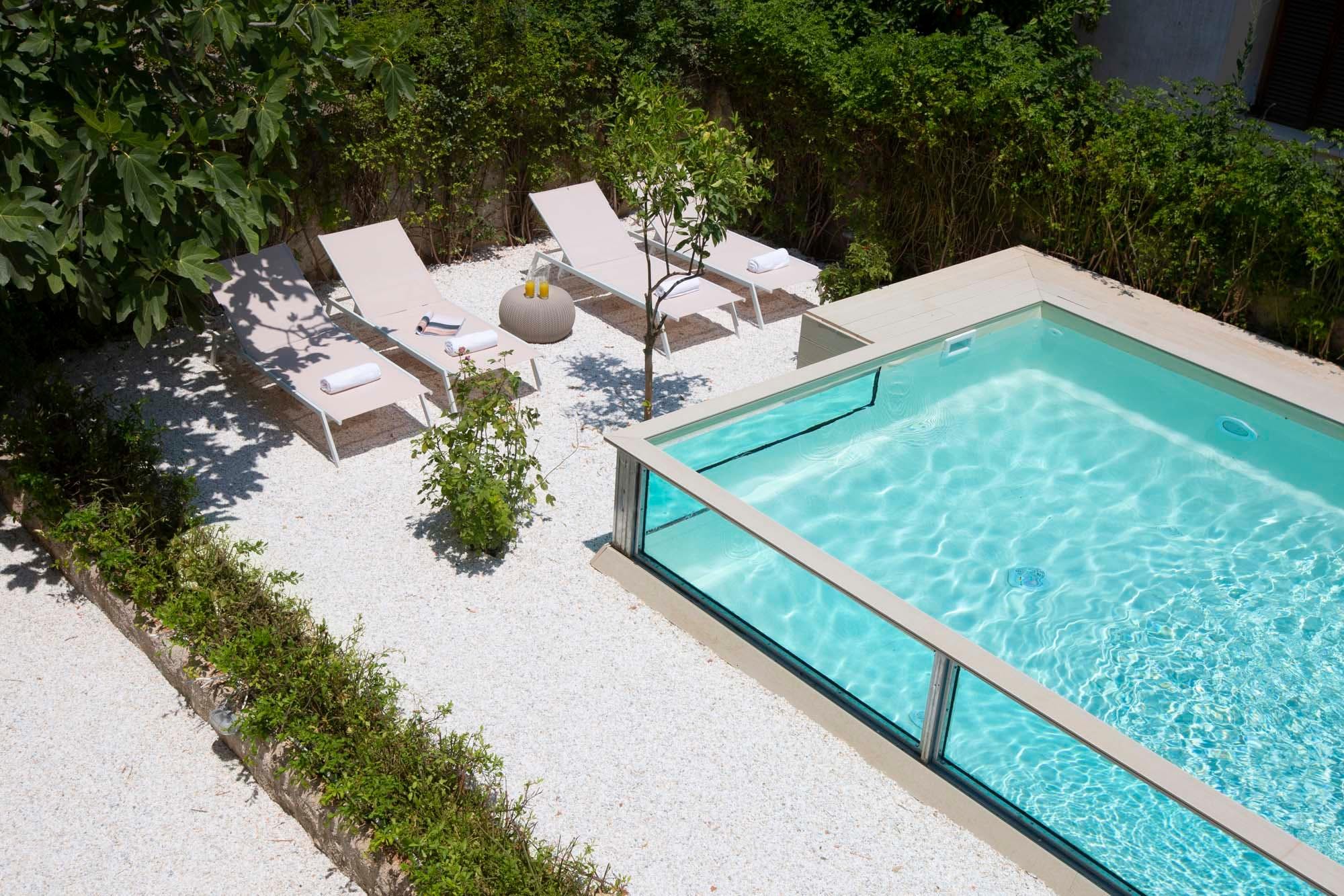 Villa Lefkos Vouliagmeni Athens: Spacious 6-Bedroom Apartment with Sea Views and Pool, Athens