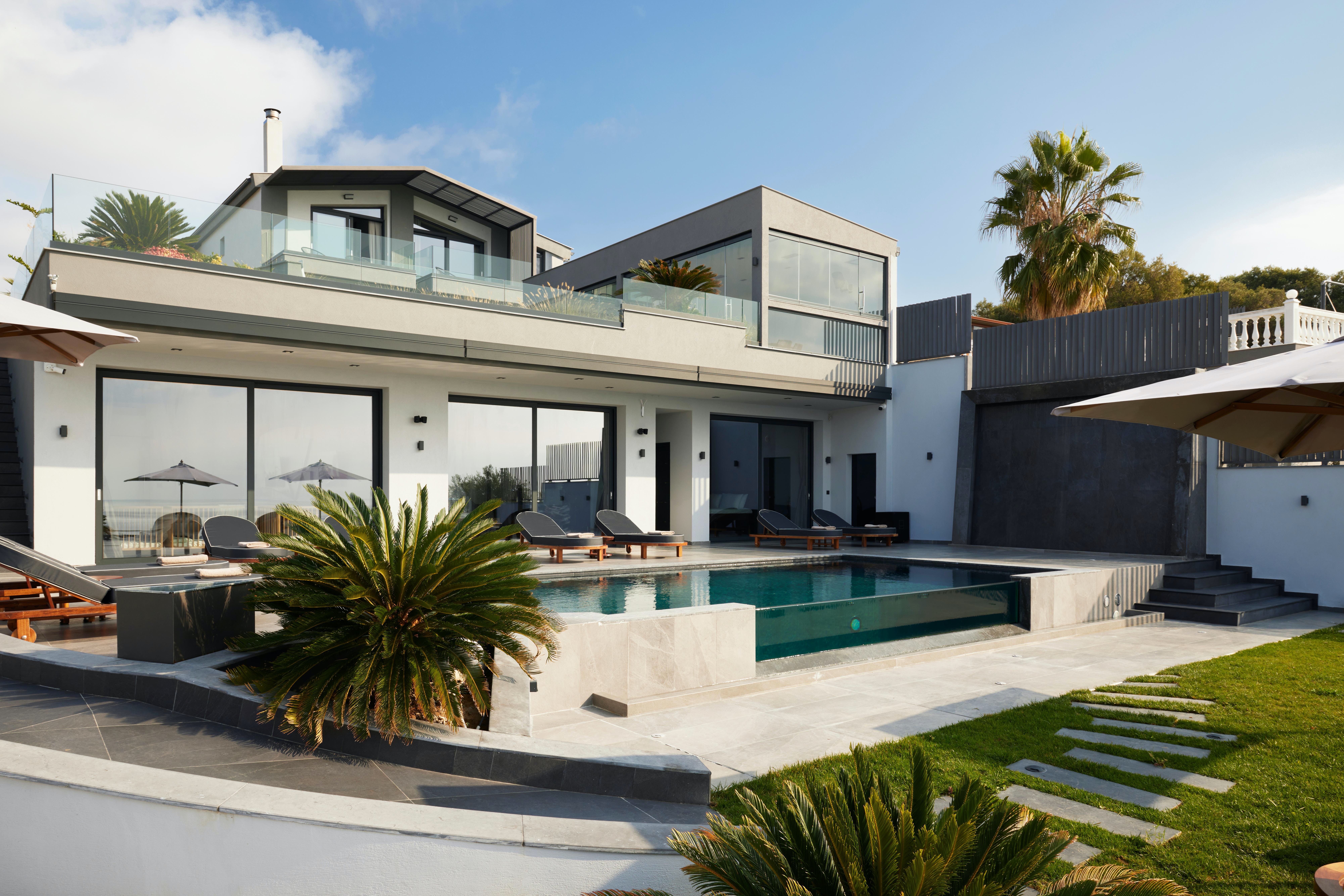 Villa Ostria Trani Halkidiki: Spacious 7-Bedroom Apartment with Infinity Pool and Seaview, Halkidiki