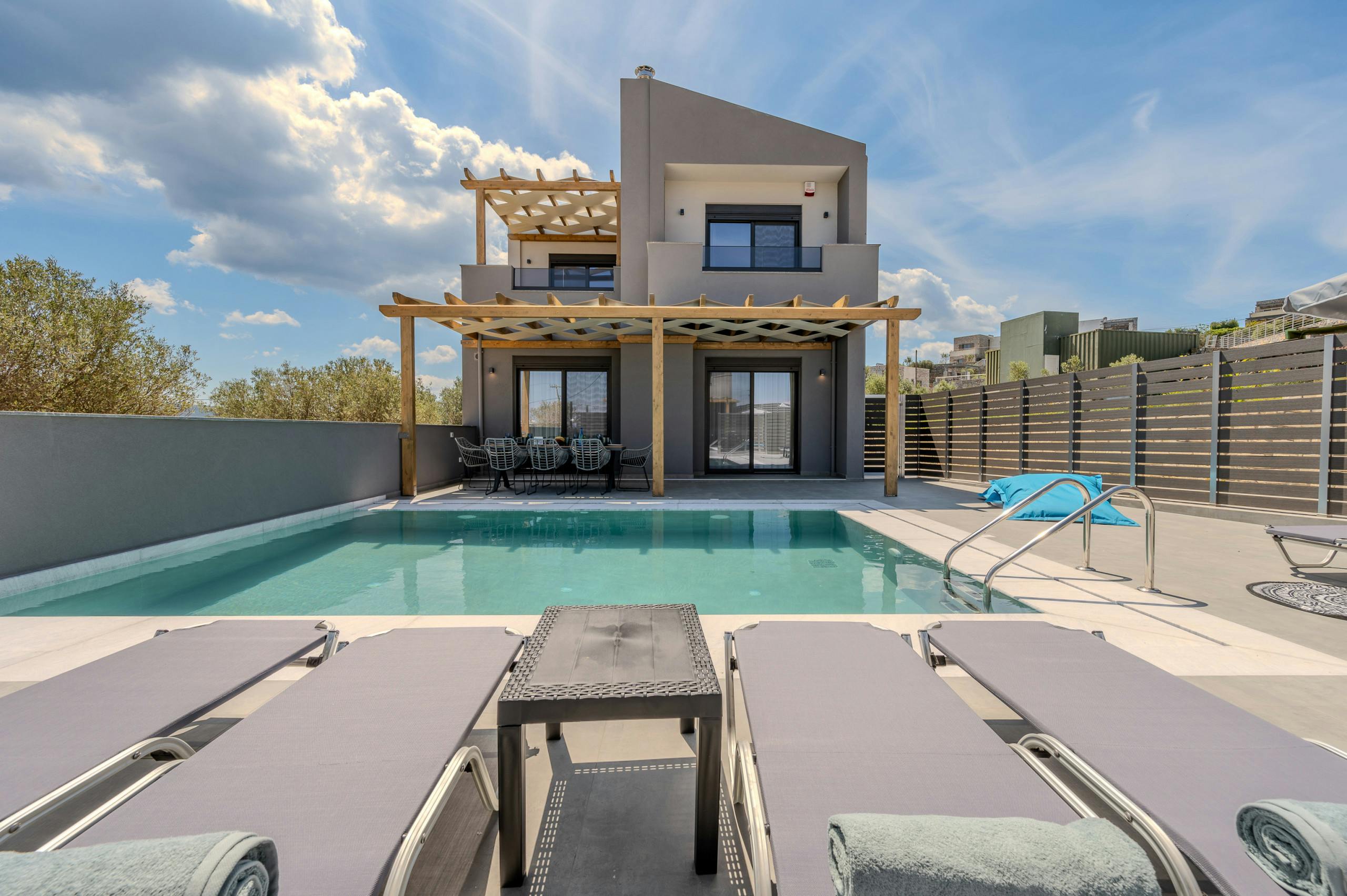 Villa Lysias Kasteli Heraklion Town: 7-Bedroom Luxury Villa with Pool and Sea Views, Heraklion