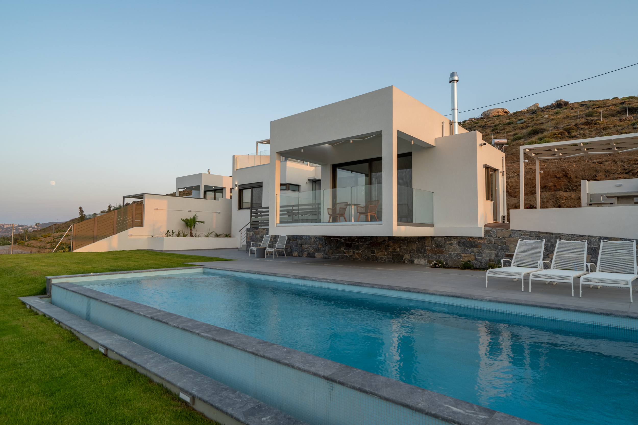 Villa Lysias Arkalohori Heraklion Town: Elegant 3-Bedroom Apartment with Seaview and Pool, Heraklion Town