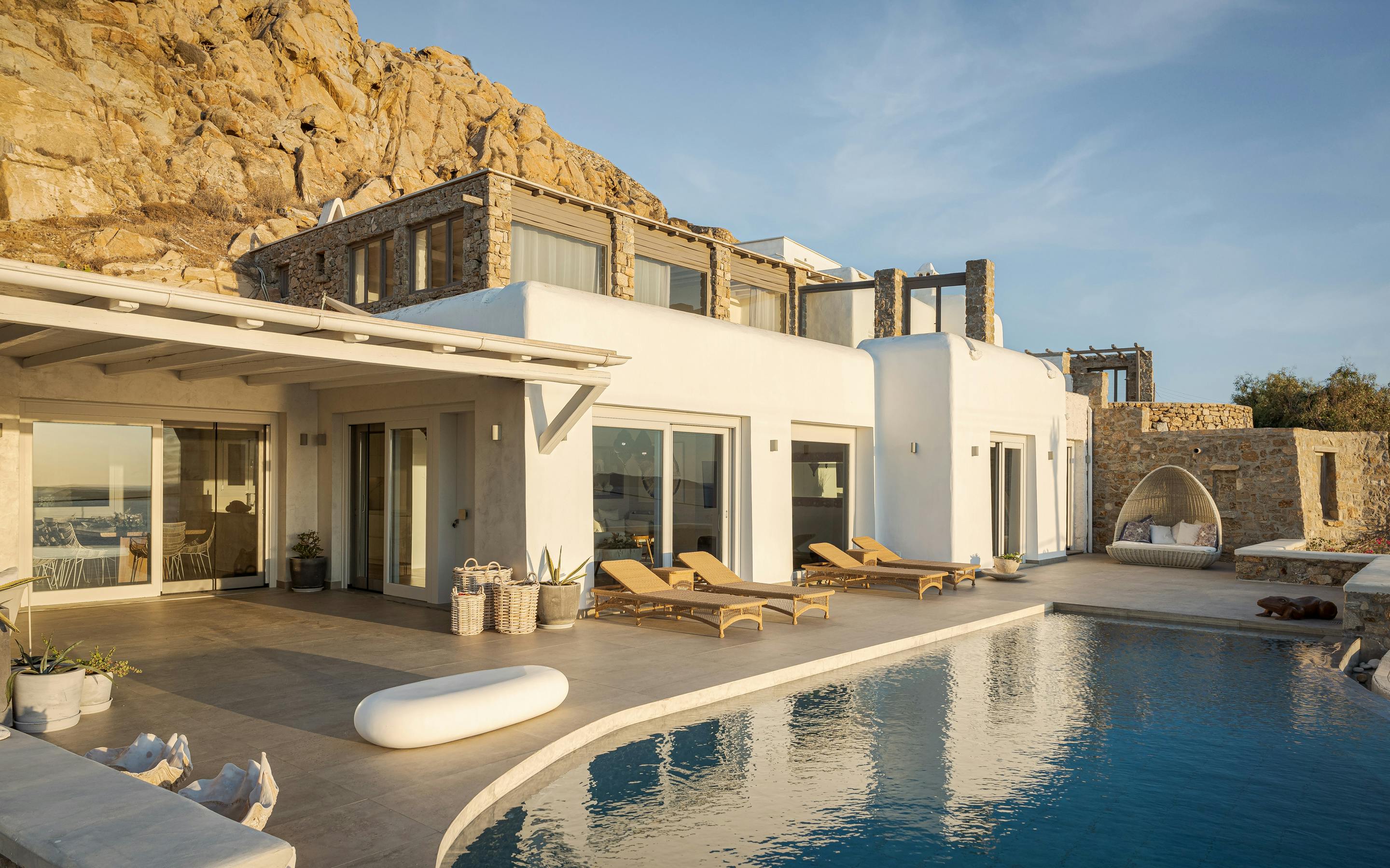 Villa Kyanos Longos Agios Ioannis: Luxury 6-Bedroom Villa with Private Pool and Sea Views, Mykonos