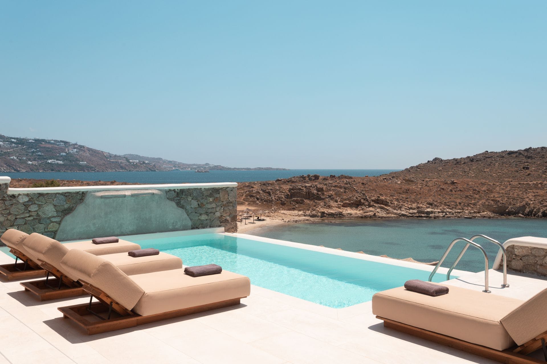 Villa Auge Nikouria Agios Ioannis: Luxury 2-Bedroom Apartment with Infinity Pool and Seaview, Agios Ioannis