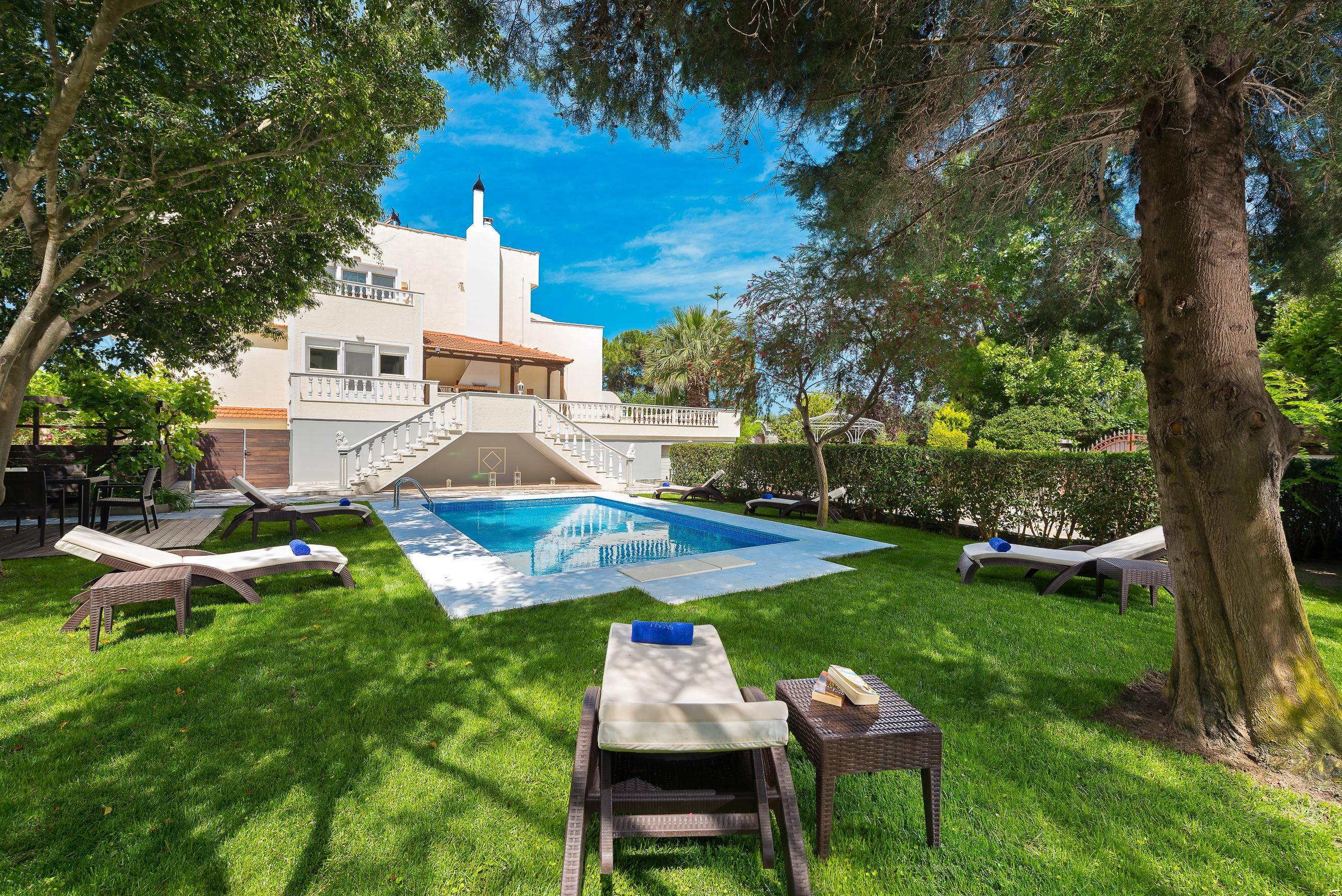 Villa Zephyros Ialysos Ixia: Luxury 3-Bedroom Apartment with Seaview and Pool, Ixia