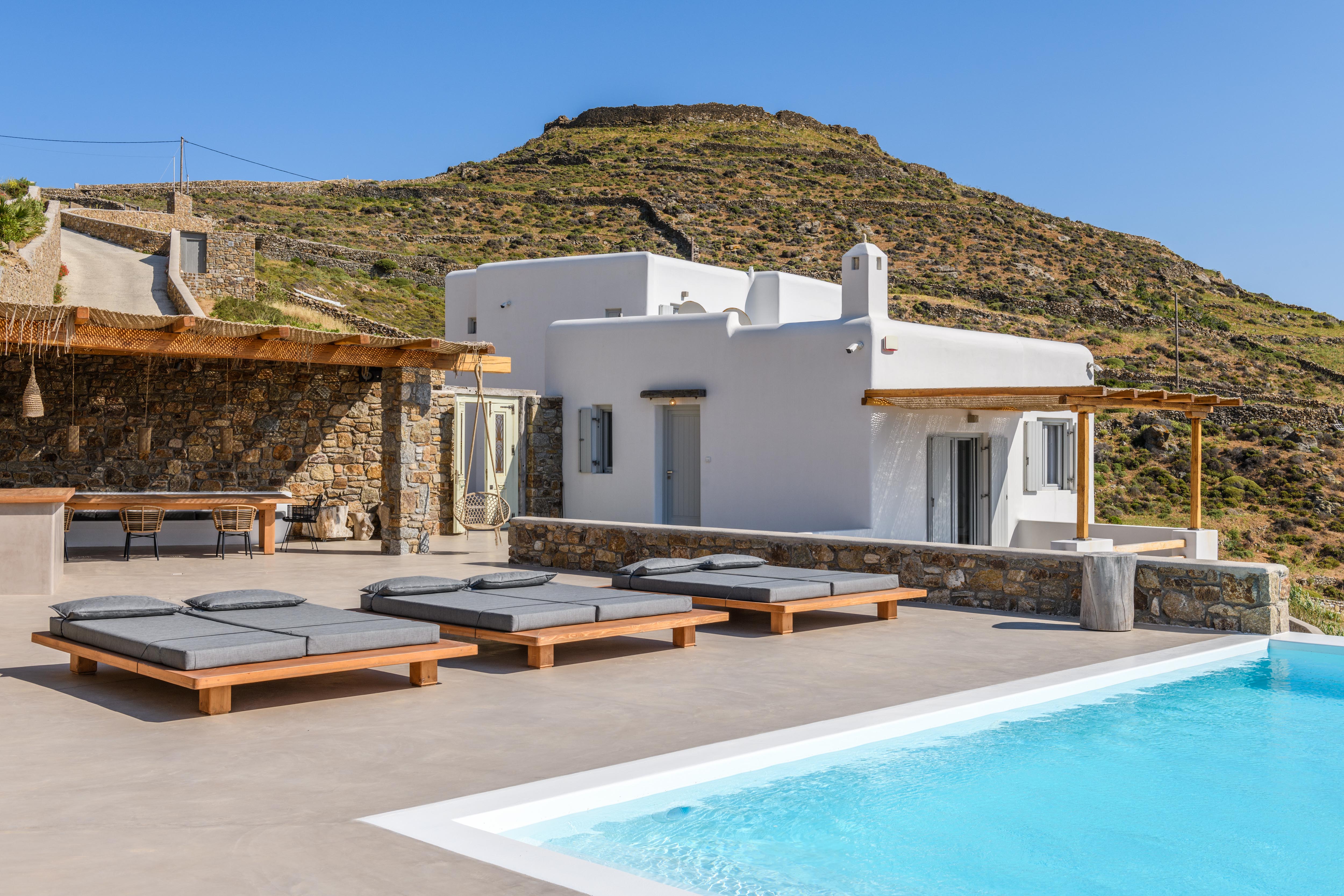 Villa Chrysos Agios Sostis Kalafati: Luxury 3-Bedroom Apartment with Infinity Pool, Mykonos