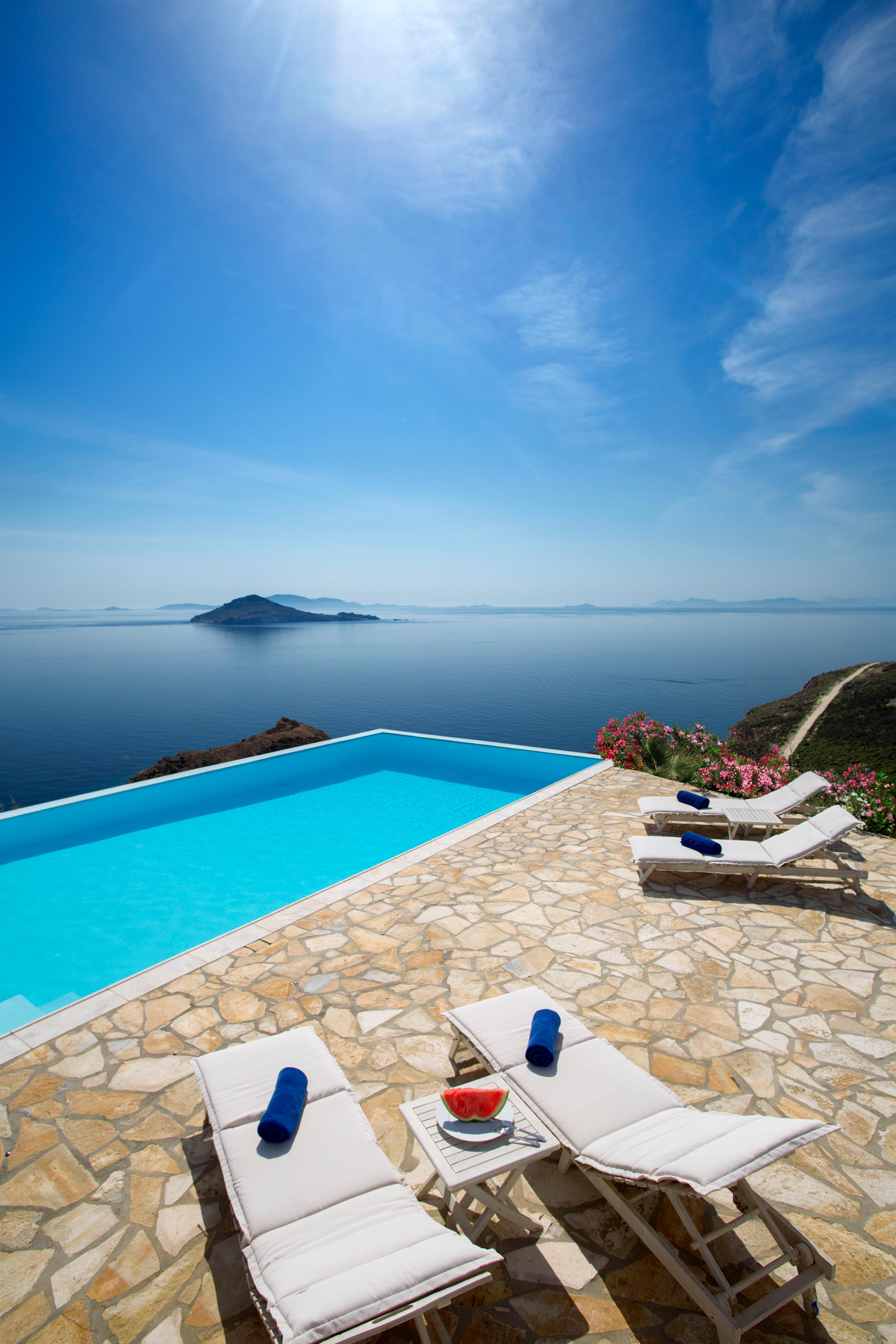 Villa Lysias Grikos Patmos: Spacious 6-Bedroom Apartment with Infinity Pool and Sea Views, Patmos