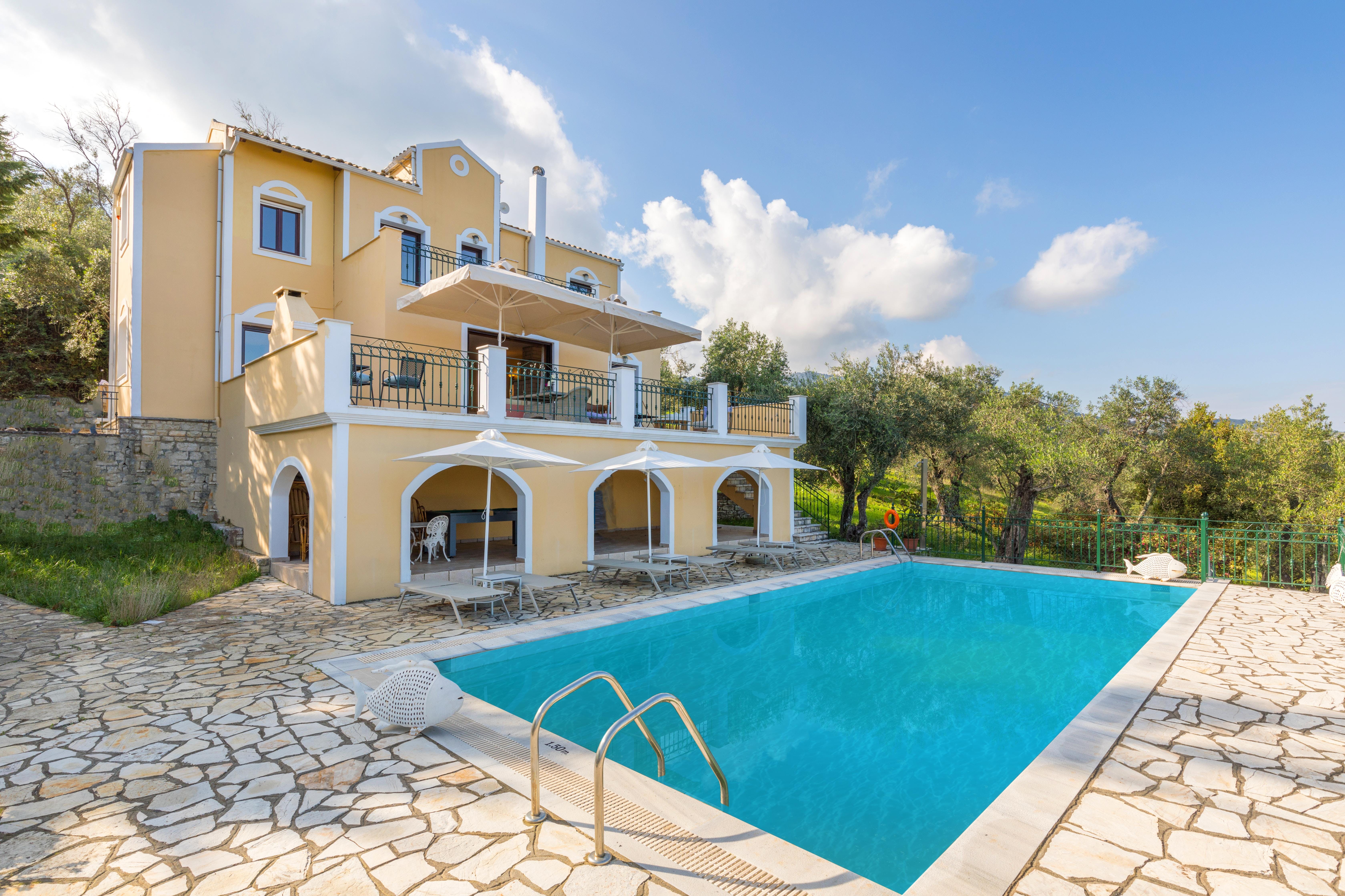 Villa Lefkos Kanali Kassiopi: Elegant 5-Bedroom Villa with Pool and Sea View, Kassiopi