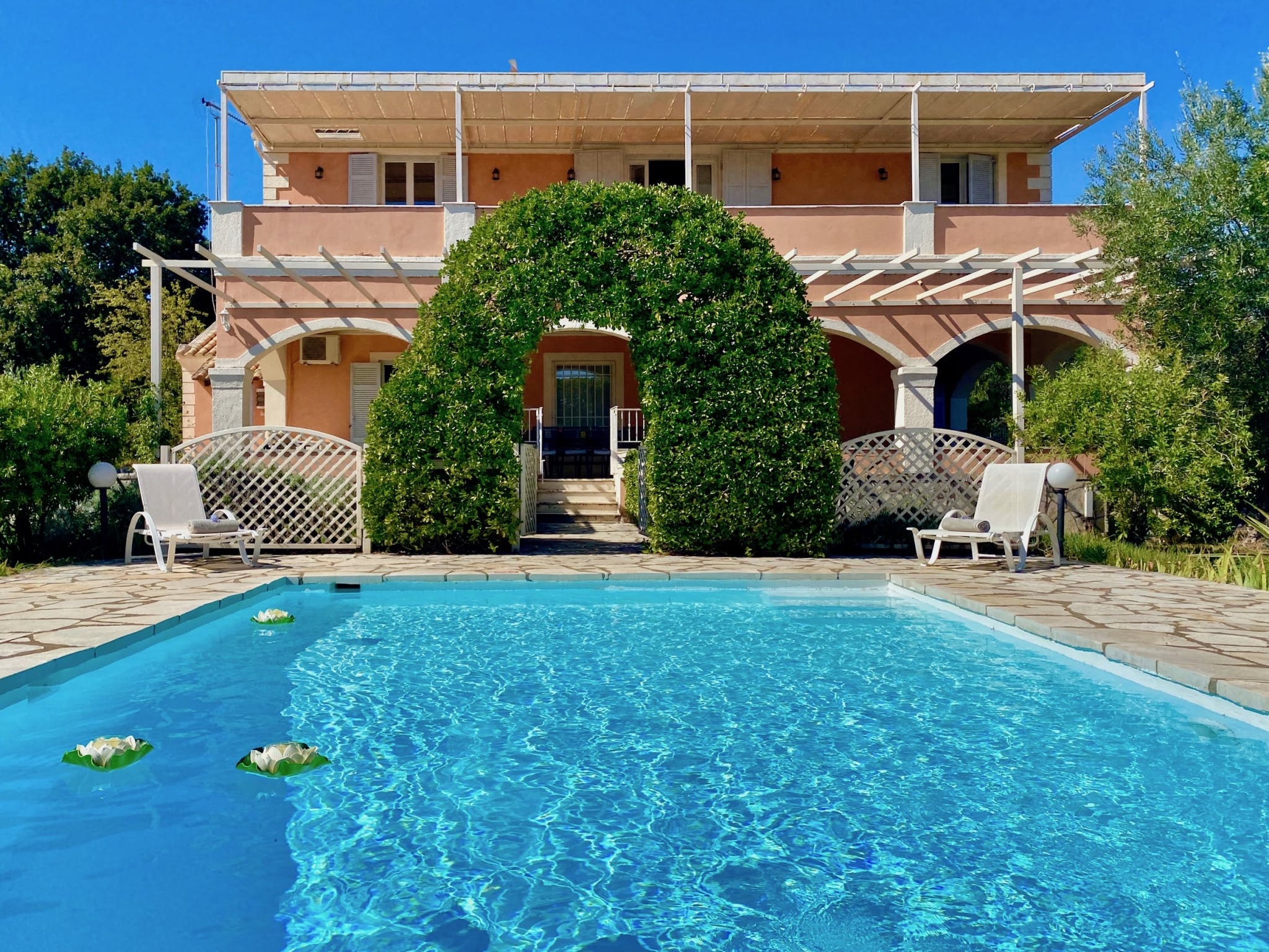 Villa Lefki Nymfes Kassiopi: 5-Bedroom Apartment with Pool and Sea Views, Kassiopi