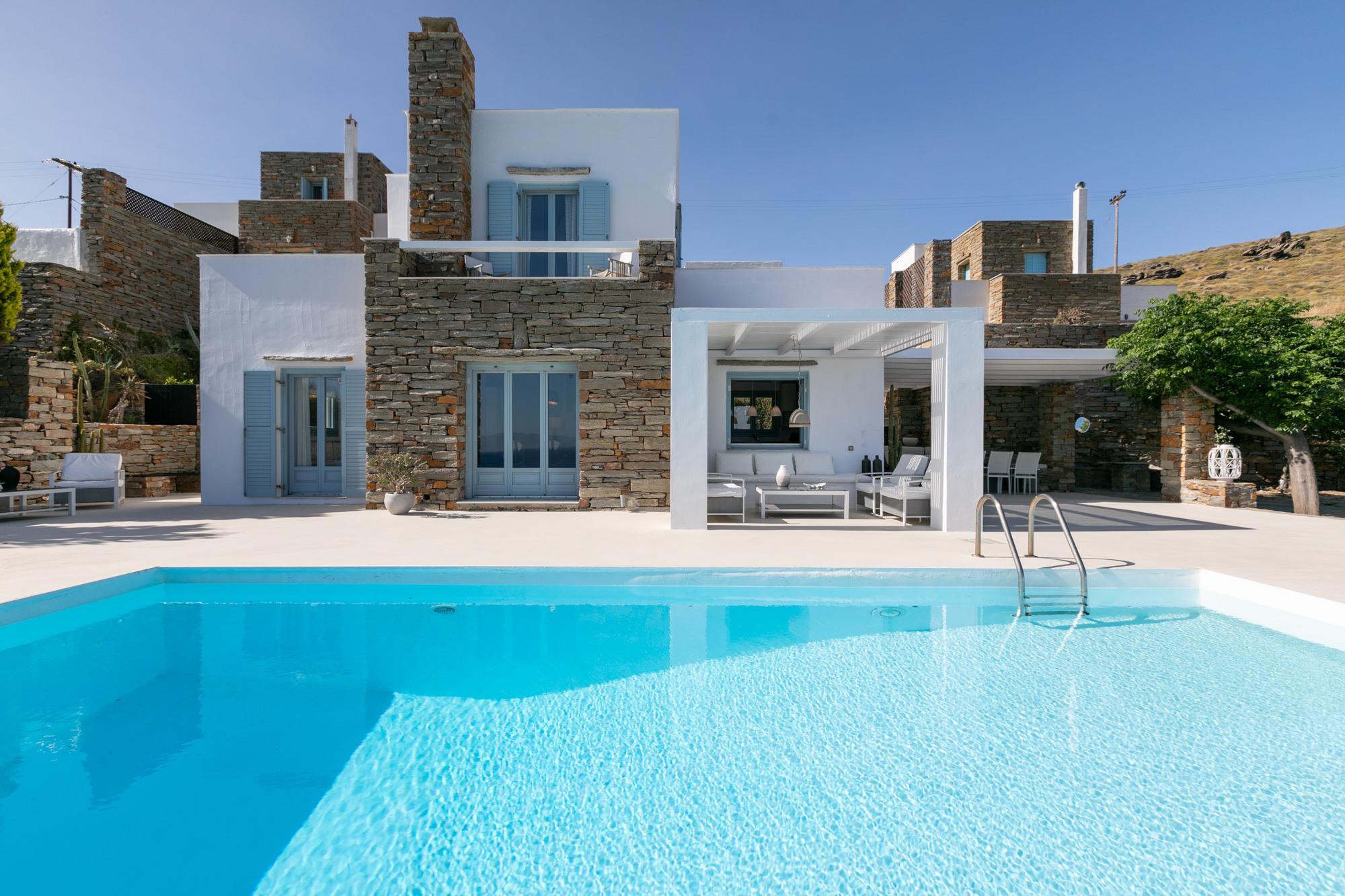 Villa Auge Koundouros Kea: Luxury 4-Bedroom Apartment with Infinity Pool and Sea Views, Kea