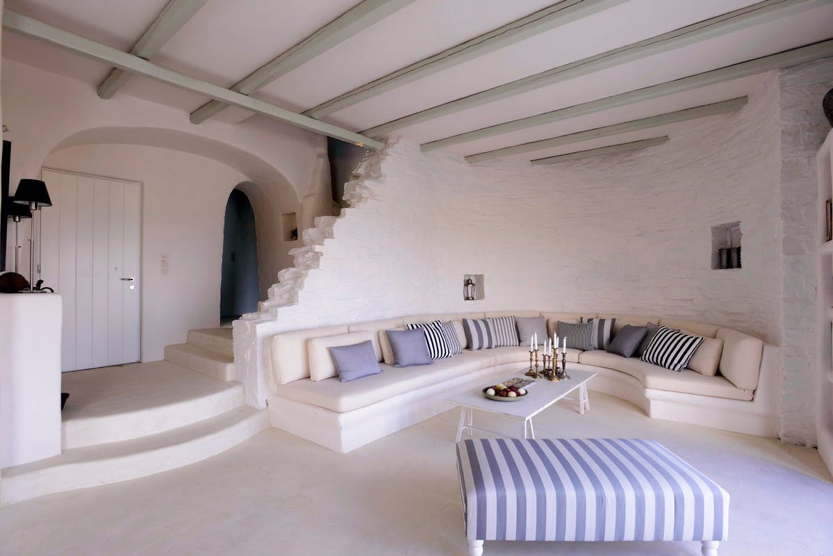 Villa Chrysos Koundouros Kea: Luxury 4-Bedroom Apartment with Seaview and Pool, Kea
