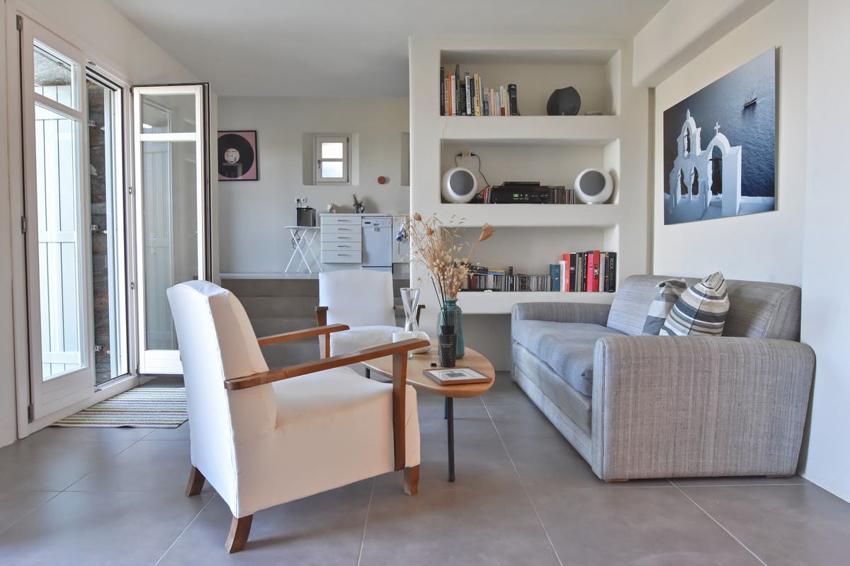 Villa Boreas Vourkari Kea: Deluxe 4-Bedroom Beachfront Apartment with Pool, Kea Greece