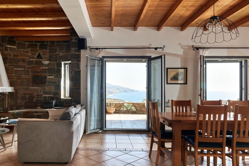 Villa Auge Koressos Kea: Spacious 5-Bedroom Apartment with Infinity Pool and Sea View, Kea