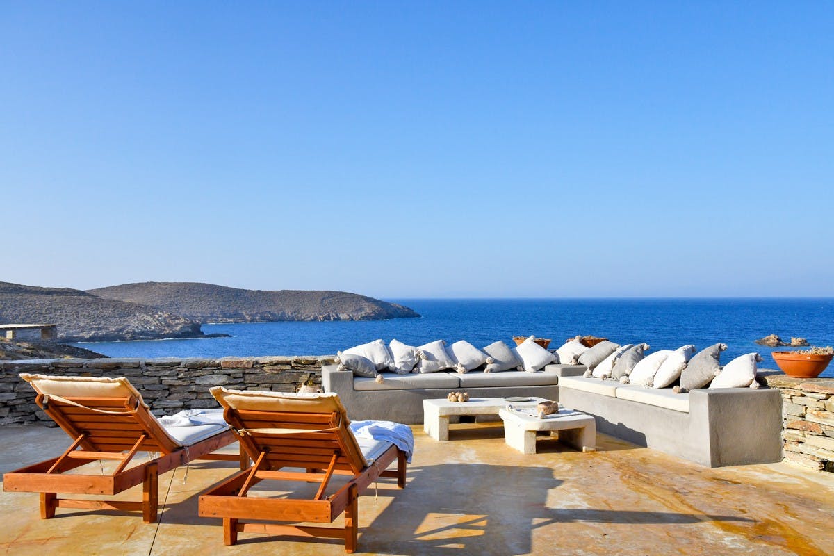Villa Auge Kourounis Kea: Spacious 5-Bedroom Apartment with Infinity Pool and Seaview, Kea