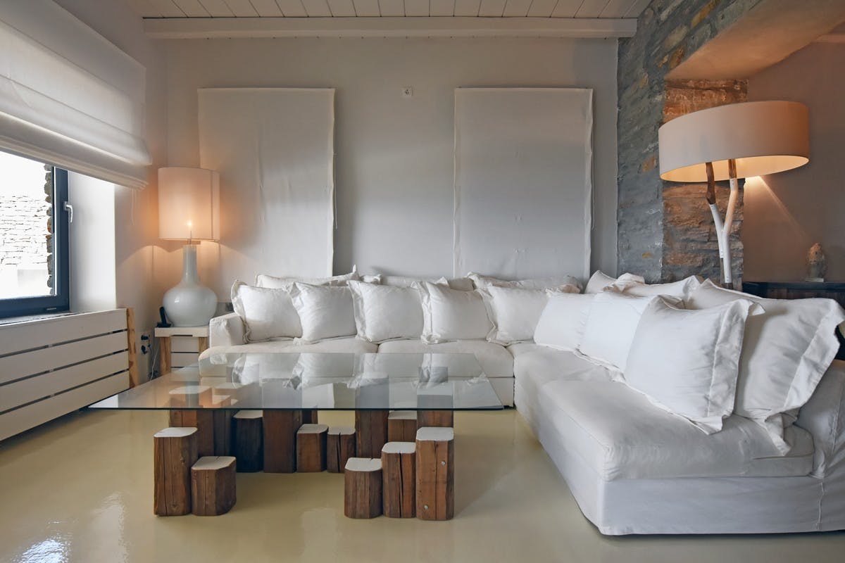 Villa Lysias Kastro Kea: 7-Bedroom Luxury Apartment with Infinity Pool and Seaview, Kea