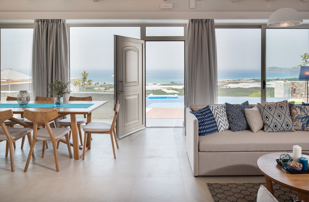 Villa Lefkos Maleme Kissamos: Spacious 5-Bedroom Luxury Apartment with Seaview and Pool, Crete