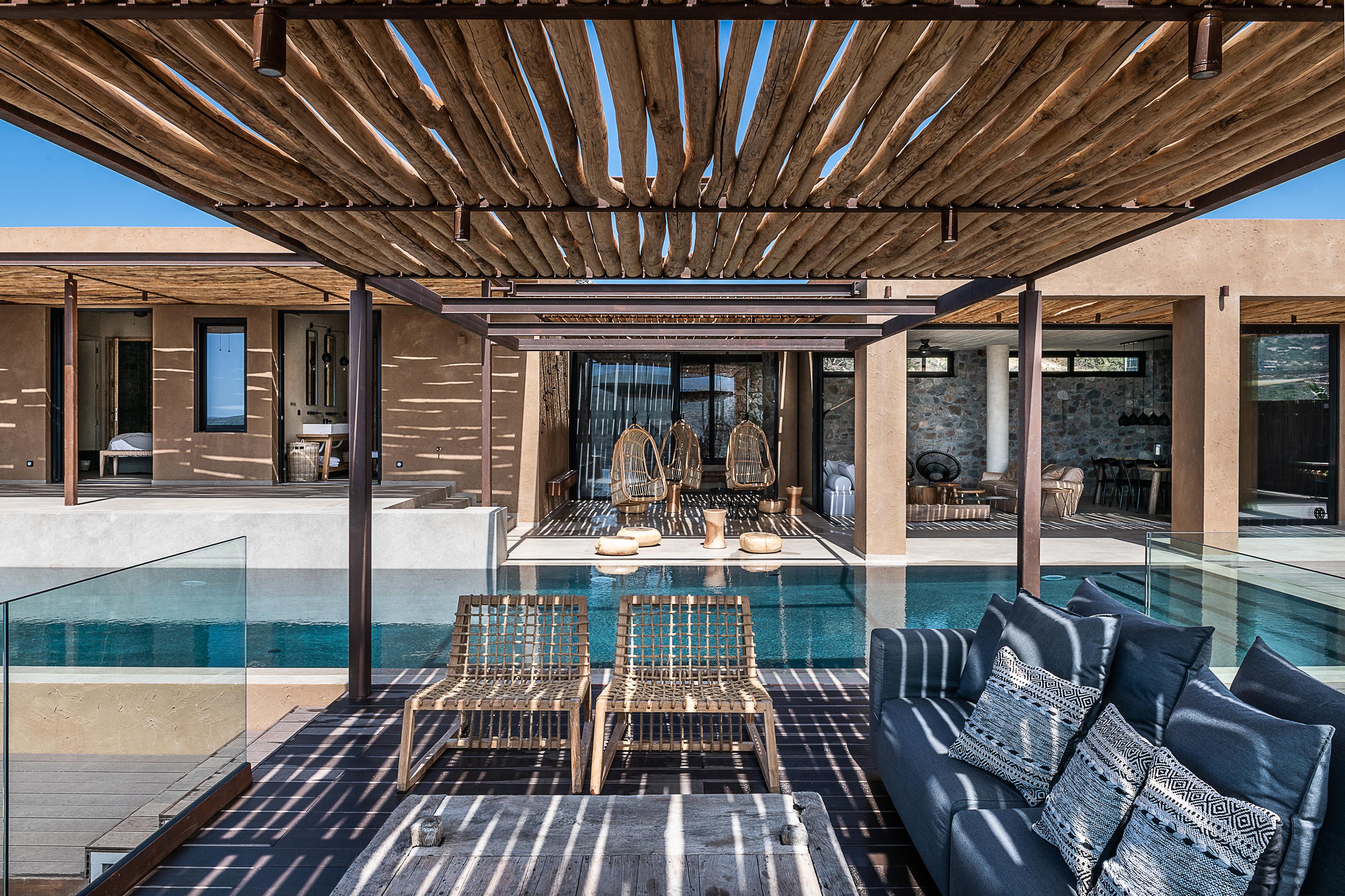 Villa Ostria Agia Paraskevi Kissamos: Luxury 4-Bedroom Apartment with Seaview and Pool, Crete